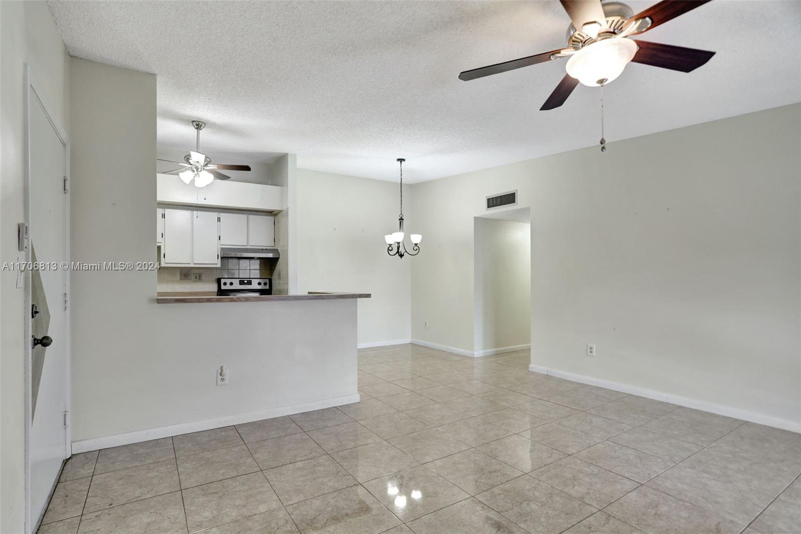 9953 N Belfort Cir #212, Tamarac, Florida image 13