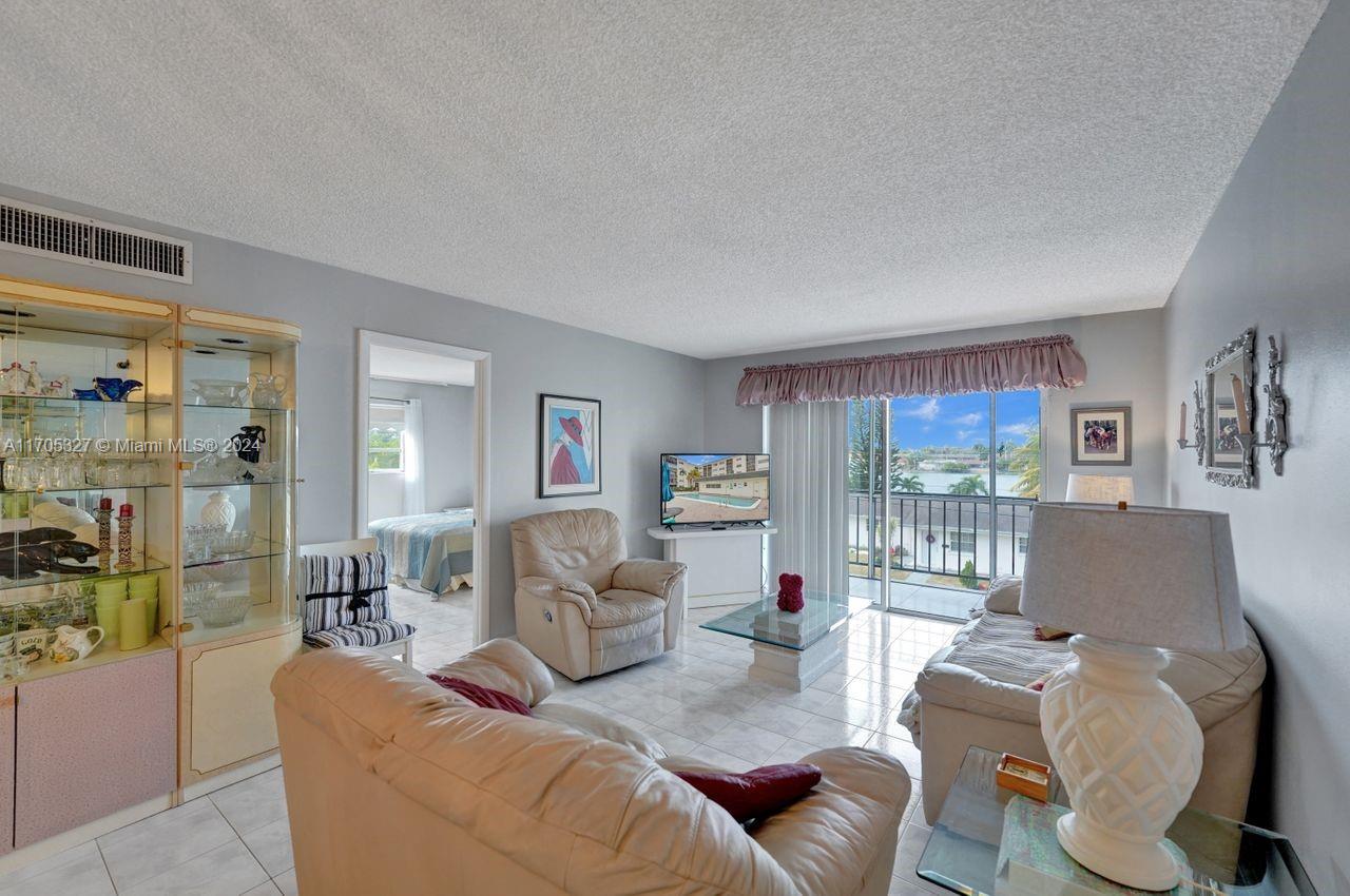 220 SW 9th Ave #307, Hallandale Beach, Florida image 15