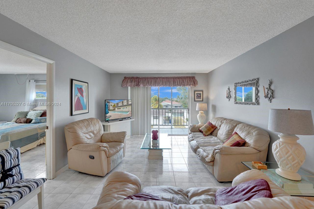 220 SW 9th Ave #307, Hallandale Beach, Florida image 16