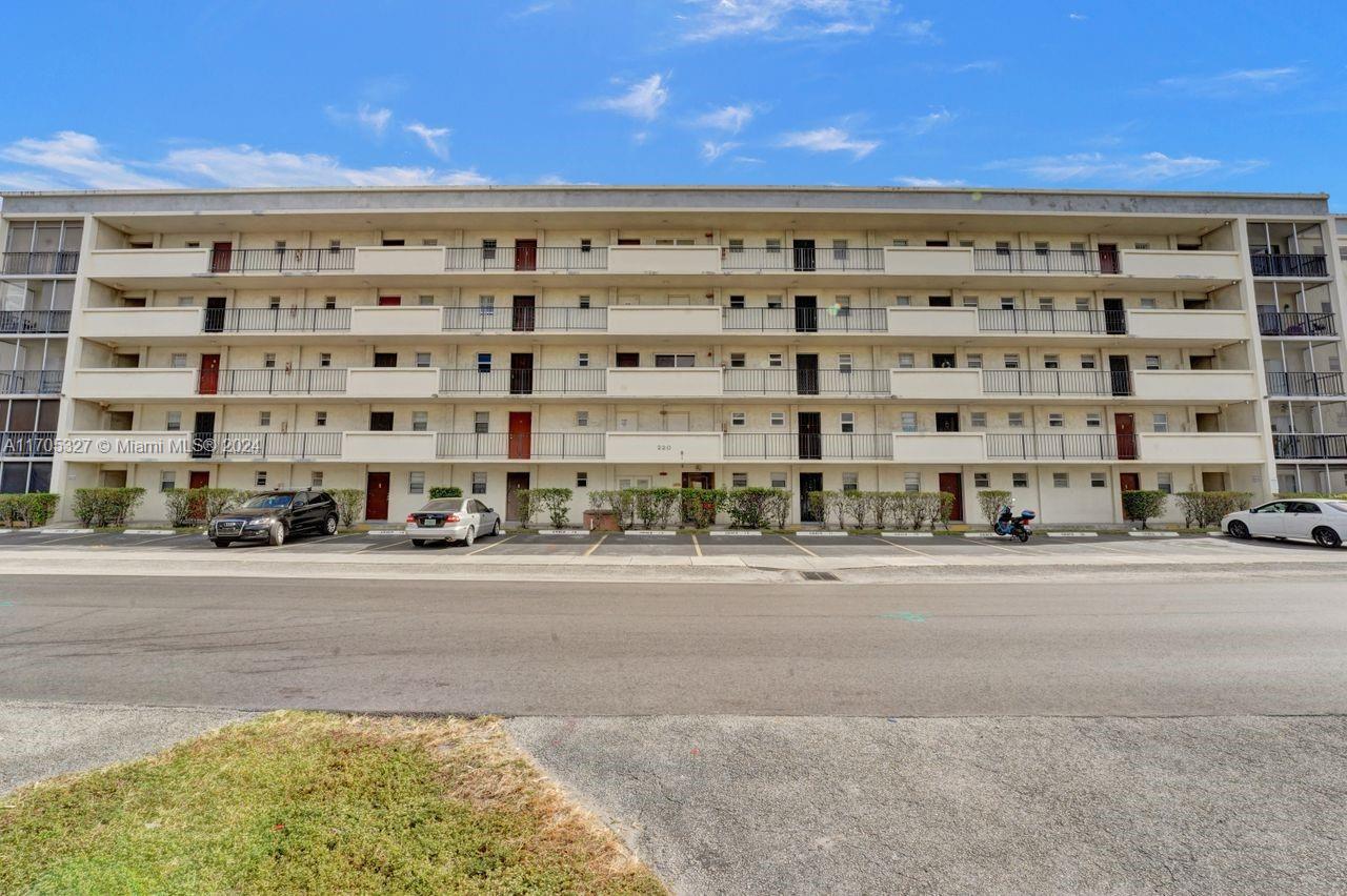 220 SW 9th Ave #307, Hallandale Beach, Florida image 46