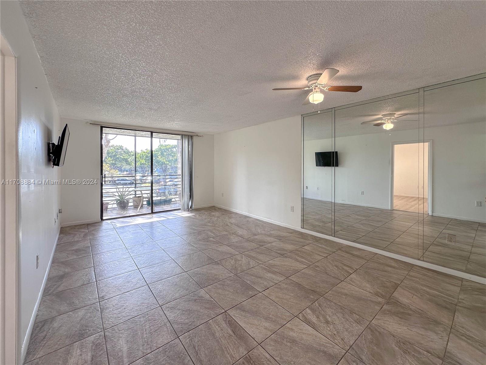 1100 Colony Point Cir #218, Pembroke Pines, Florida image 11