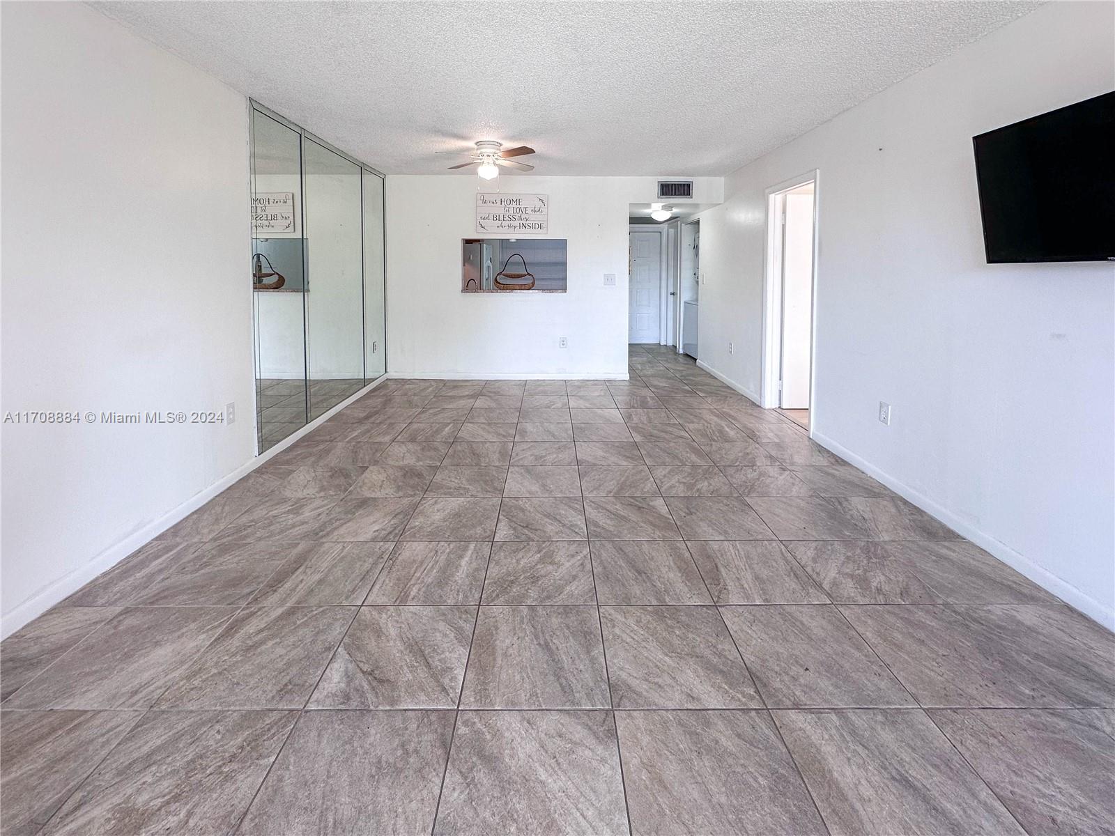 1100 Colony Point Cir #218, Pembroke Pines, Florida image 12