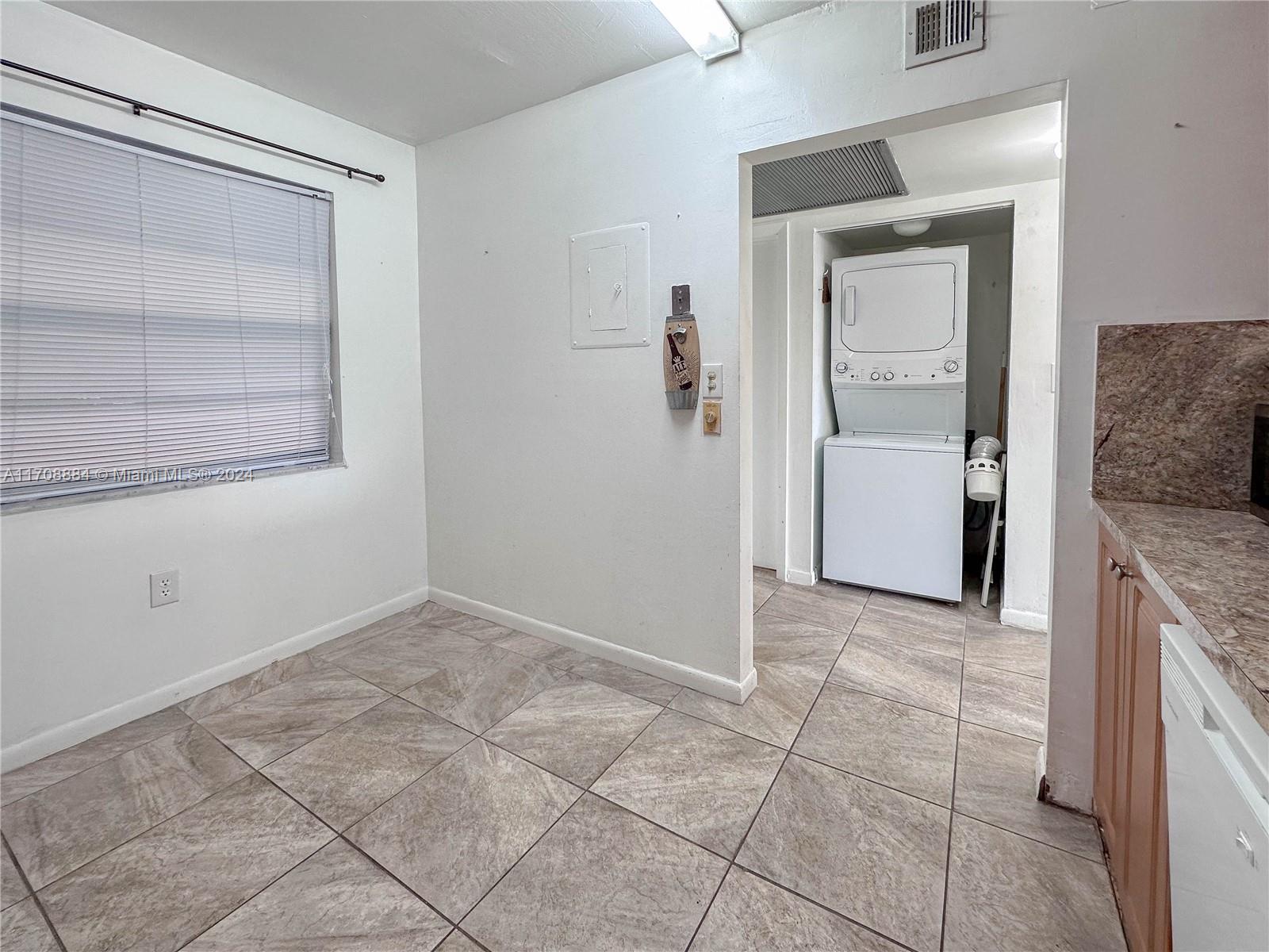 1100 Colony Point Cir #218, Pembroke Pines, Florida image 7