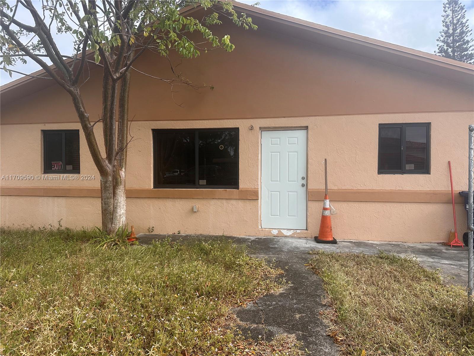 15665 NW 42nd Ave, Miami Gardens, Florida image 2