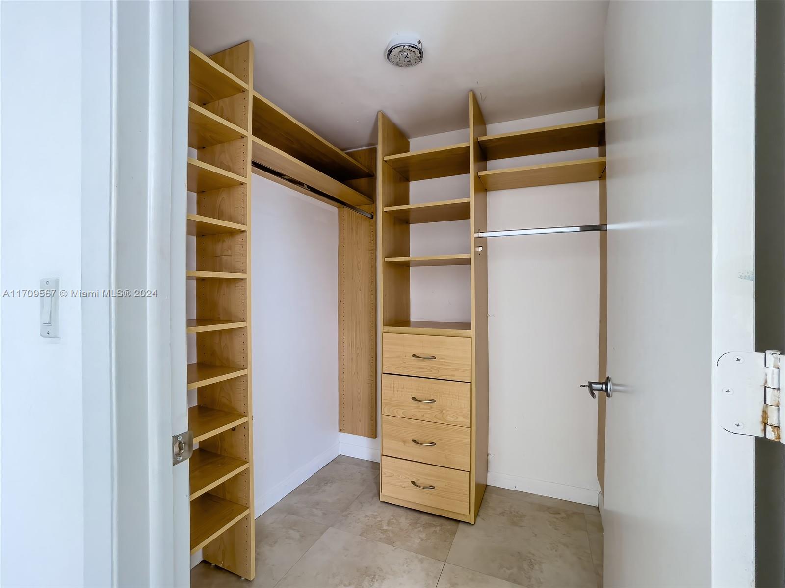 350 S Miami Ave #3208, Miami FL 33130