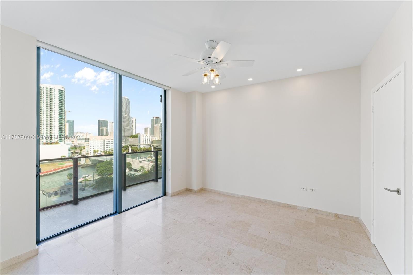 88 SW 7th St #712, Miami, Florida image 21