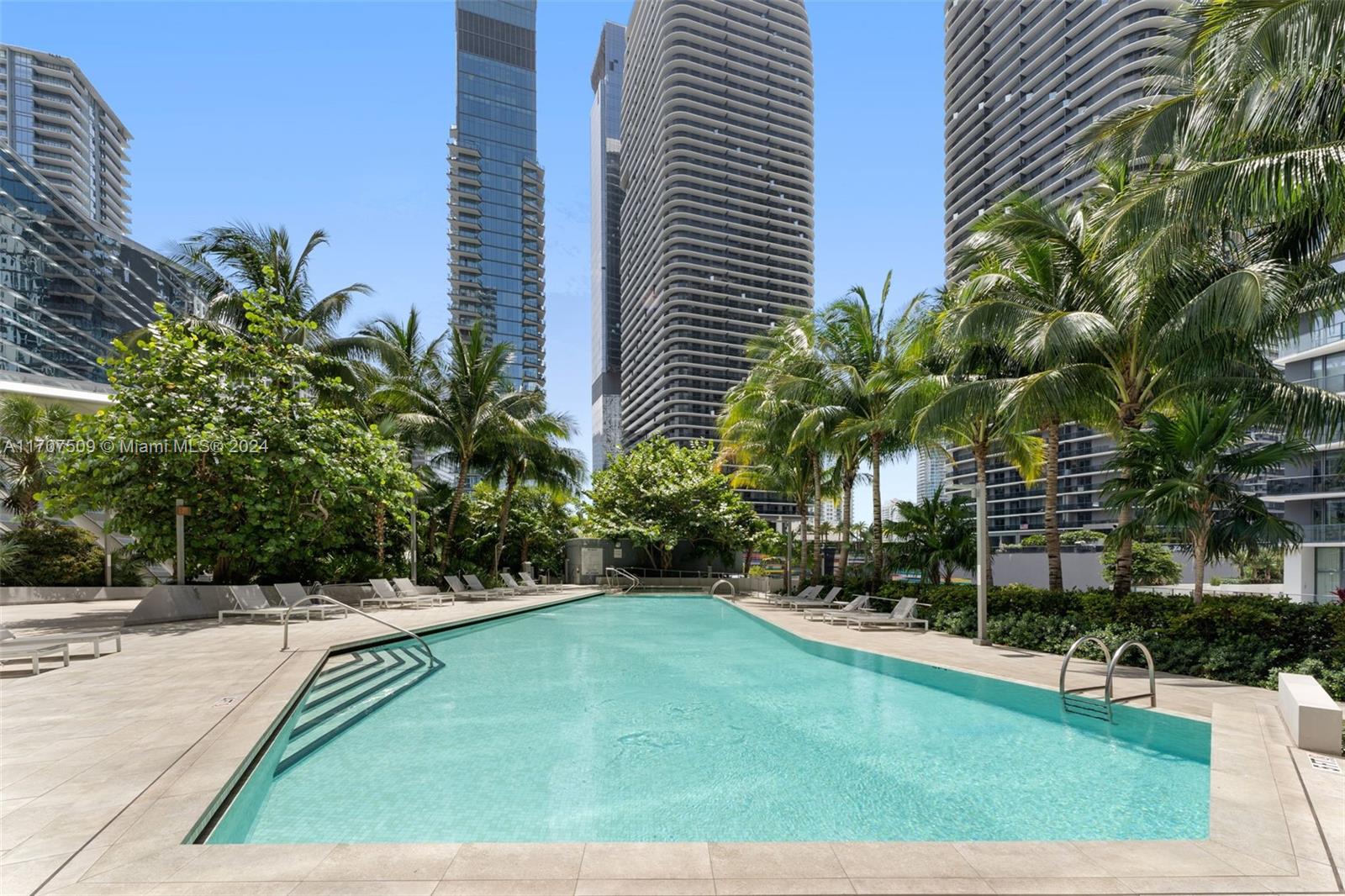 88 SW 7th St #712, Miami, Florida image 37