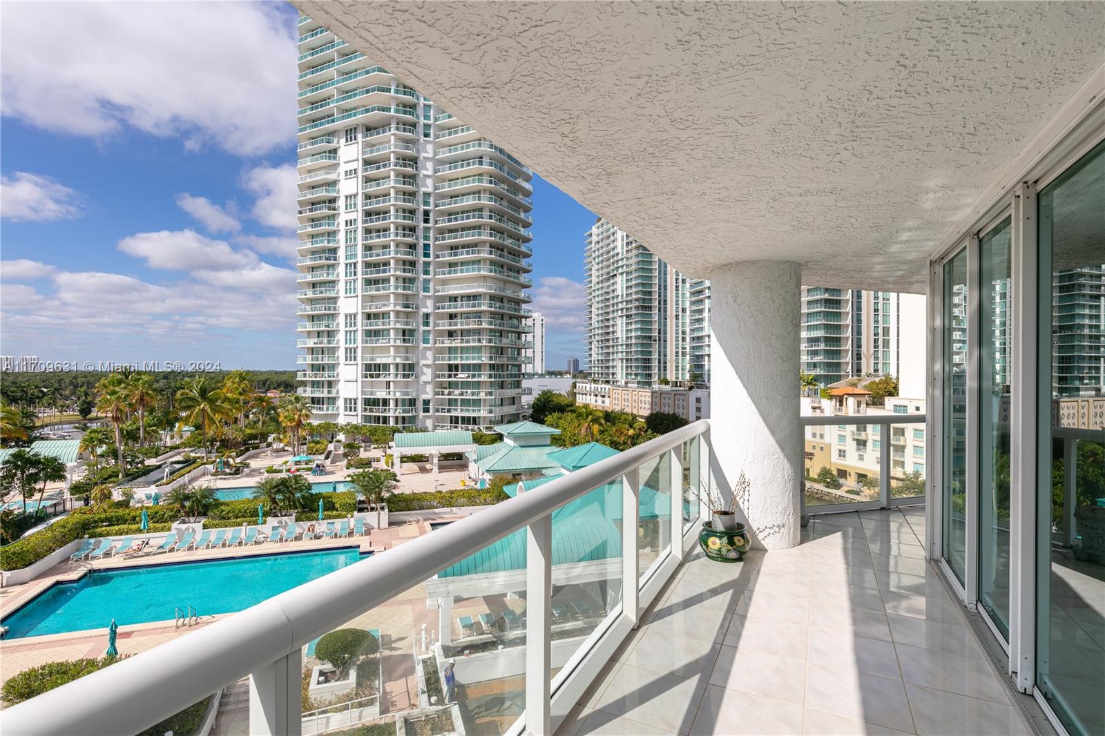 16400 Collins Ave #745, Sunny Isles Beach, Florida image 10