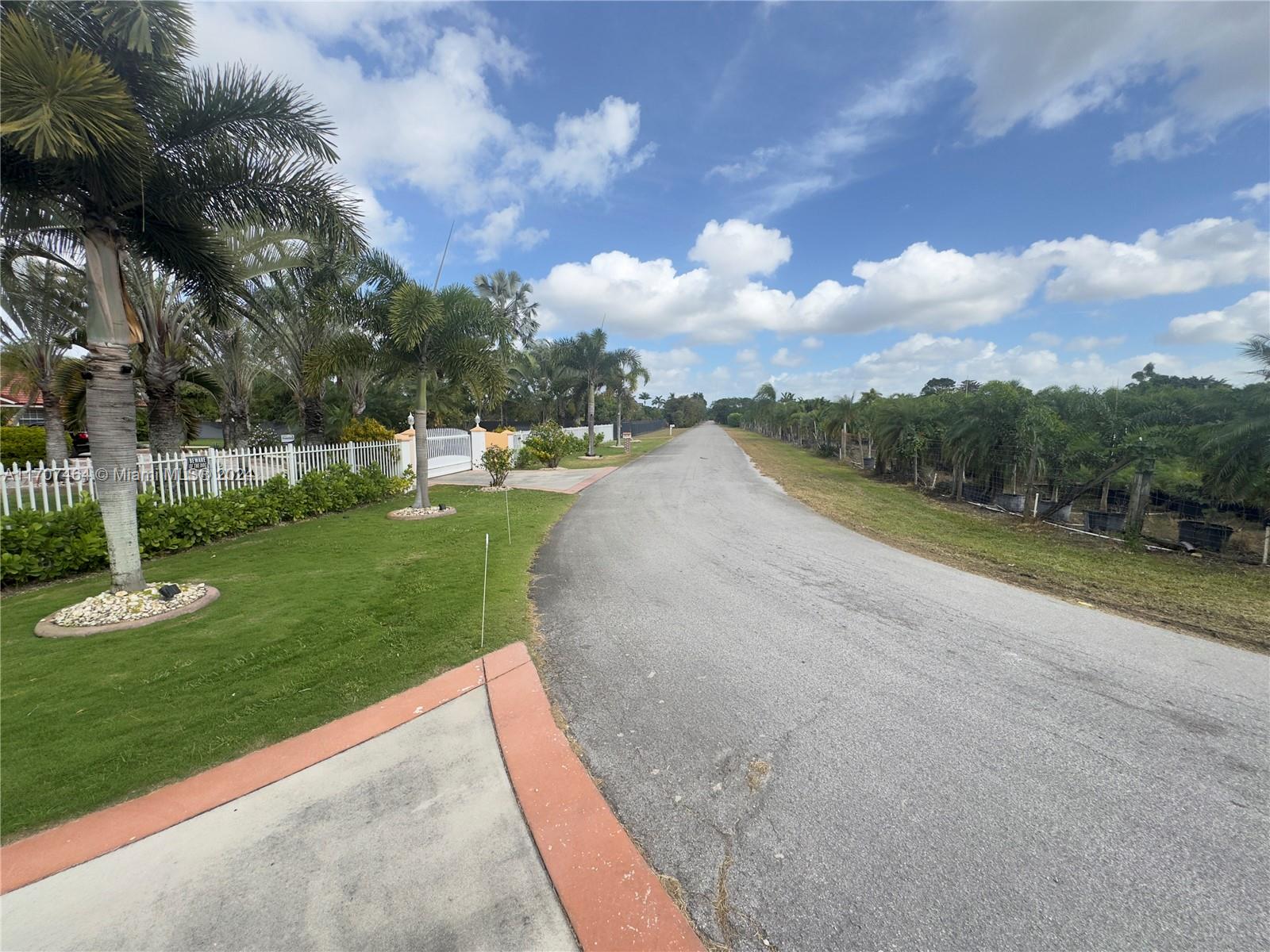 24201 SW 214 Place, Homestead, Florida image 9