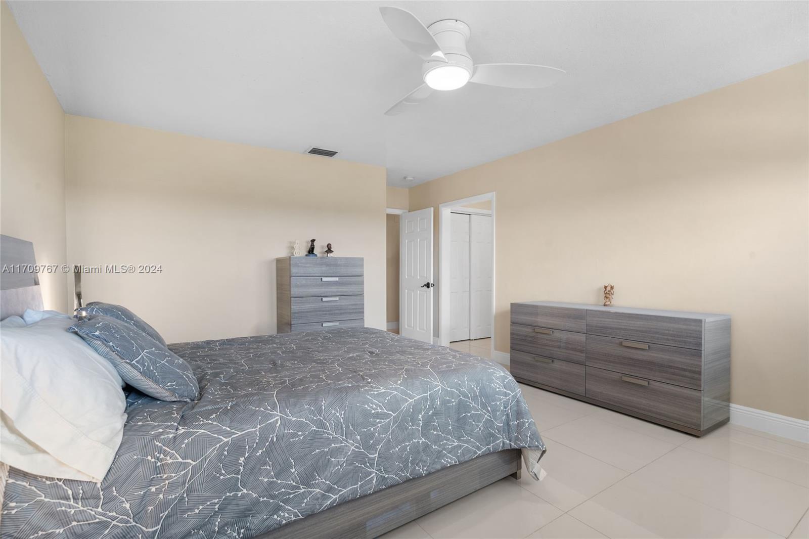 215 SE 3rd Ave #501C, Hallandale Beach, Florida image 18