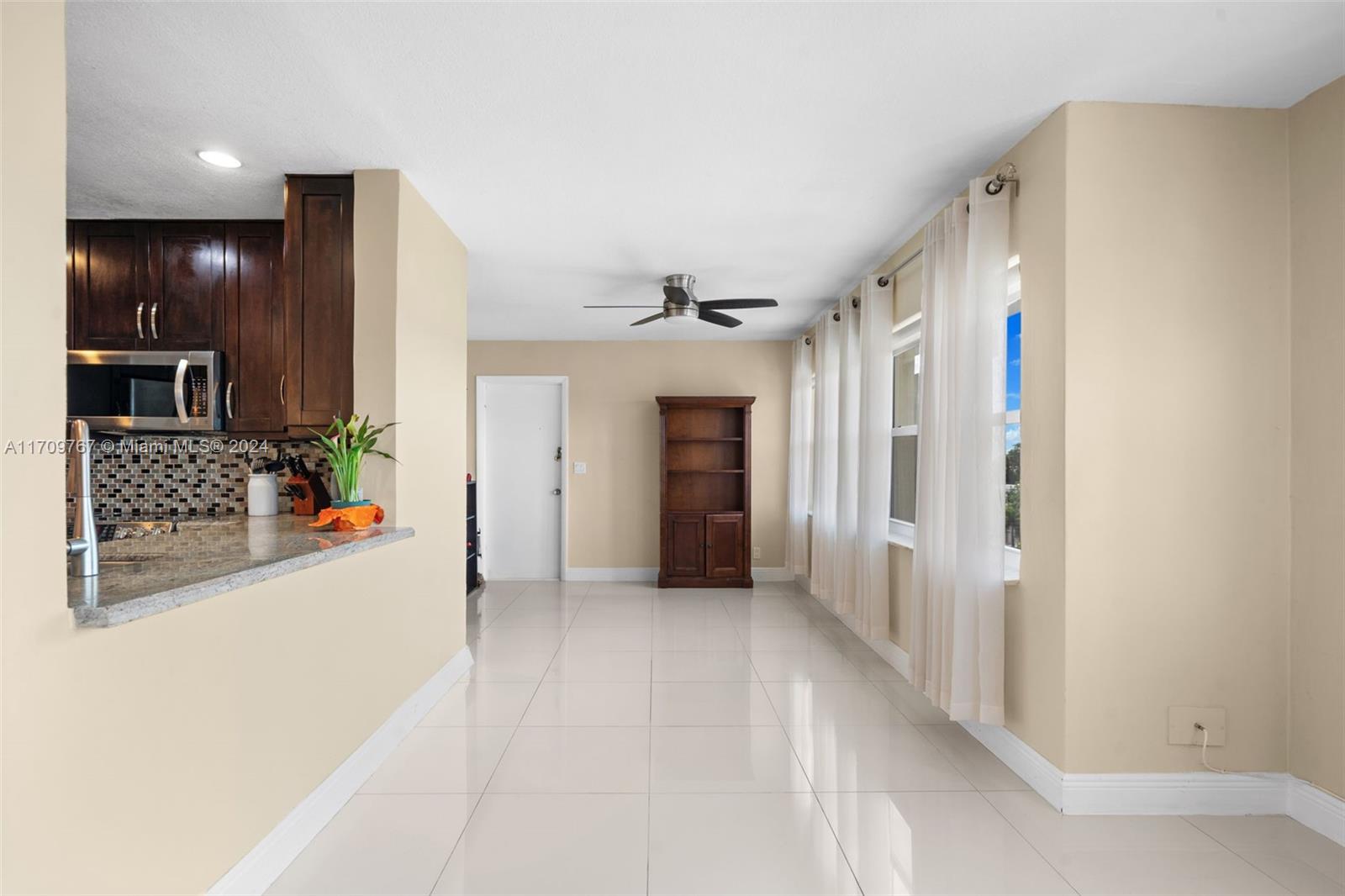 215 SE 3rd Ave #501C, Hallandale Beach, Florida image 3