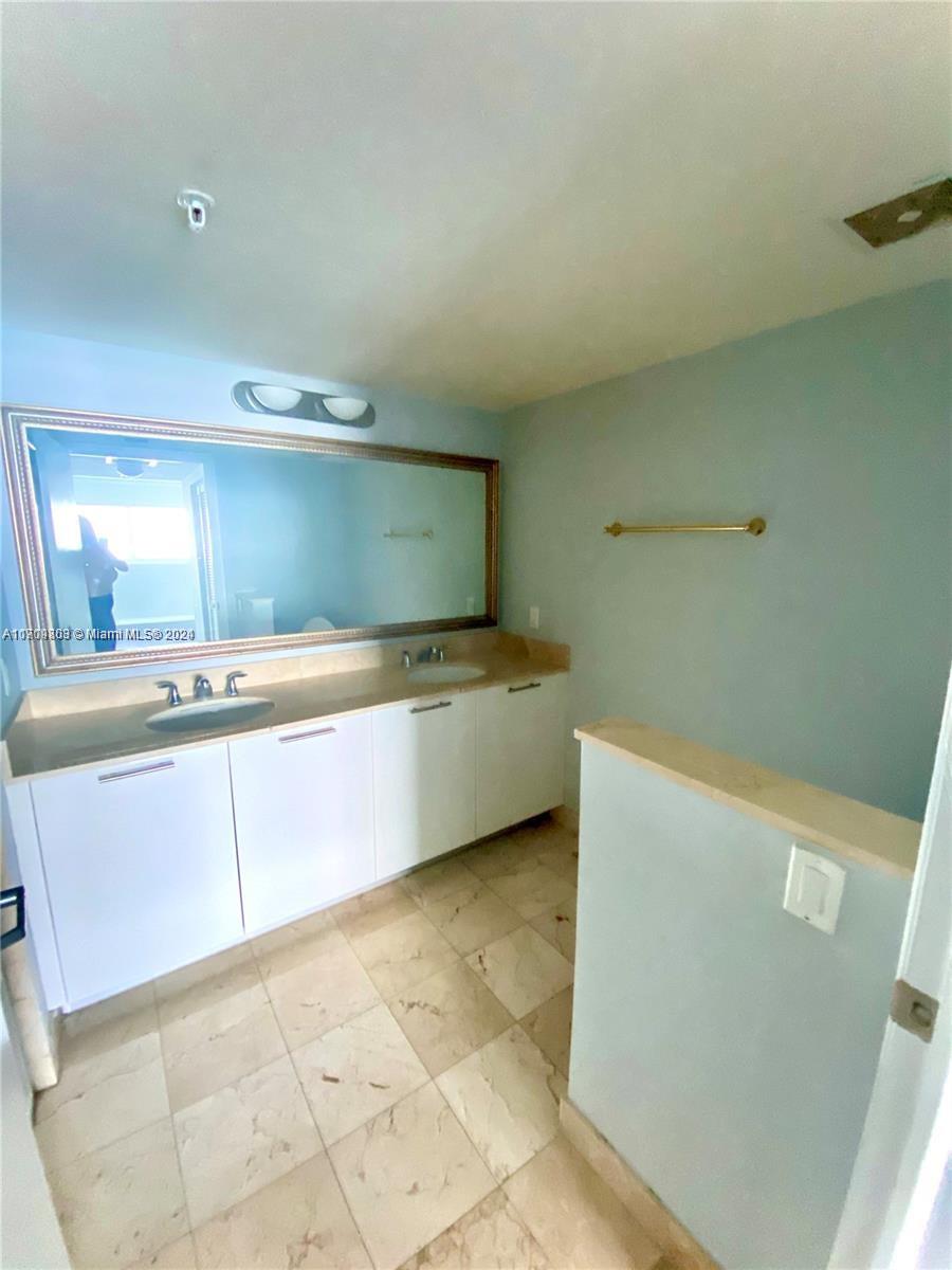 1800 N Bayshore Dr #2903, Miami FL 33132