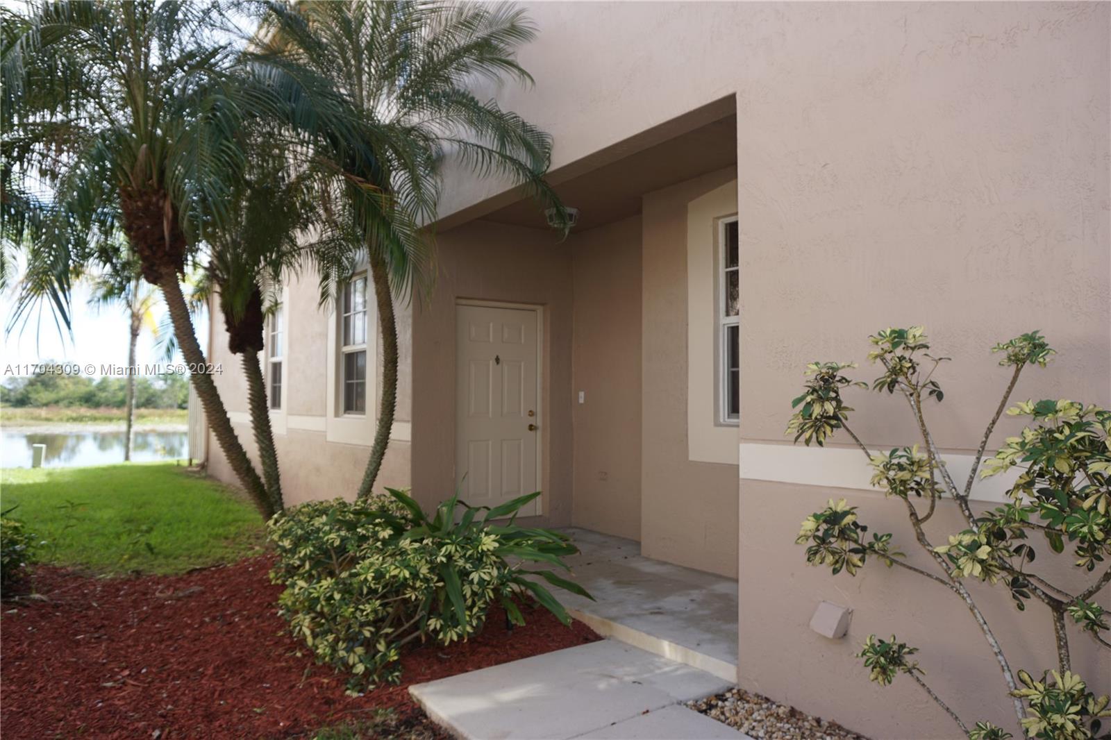 1868 Salerno Cir #1868, Weston, Florida image 3