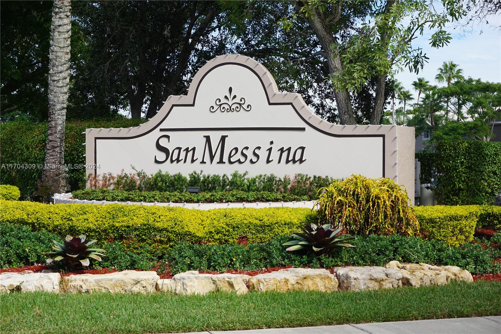 1868 Salerno Cir #1868, Weston, Florida image 35