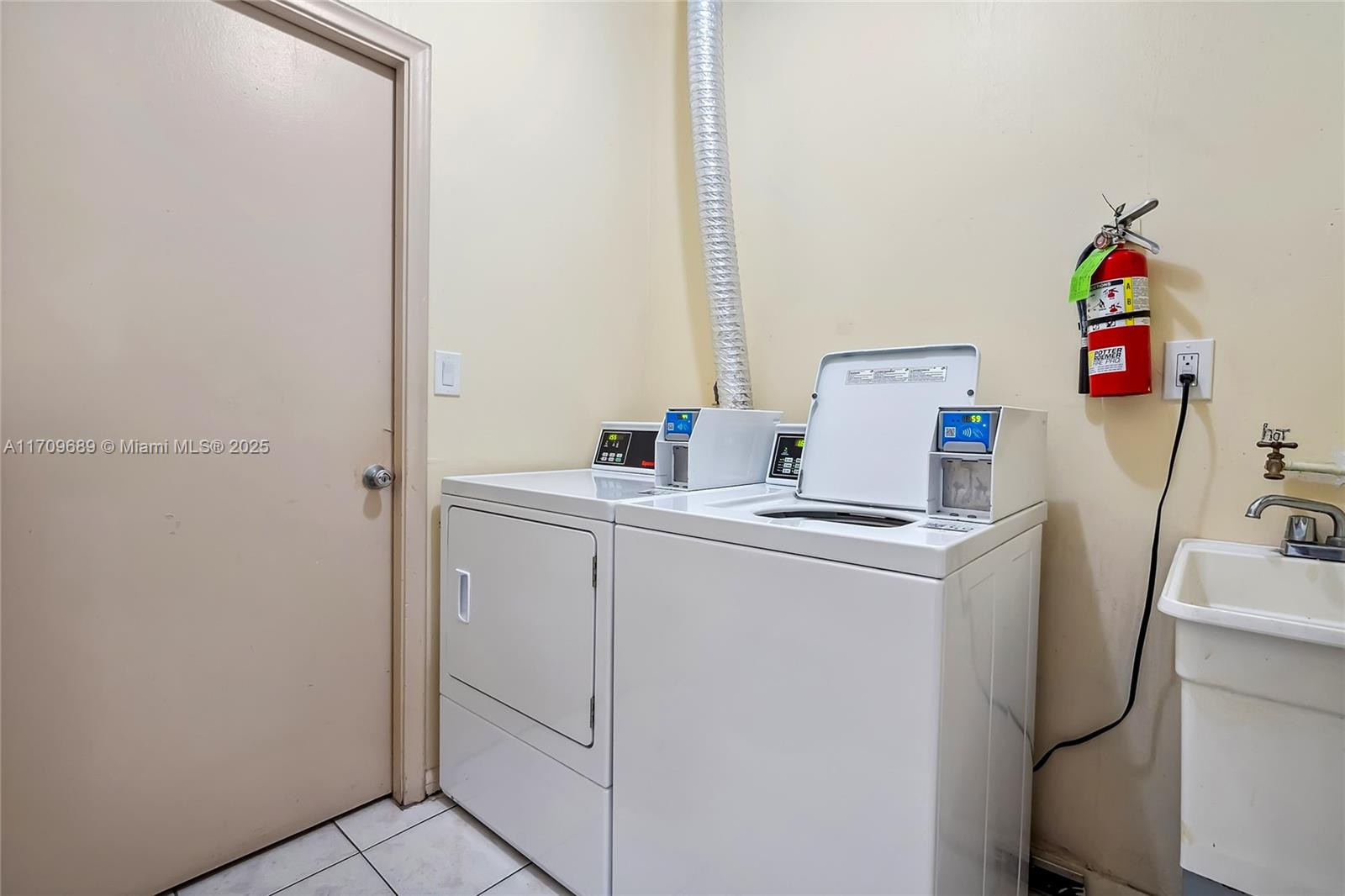 1825 S Ocean Dr #PH-1, Hallandale Beach, Florida image 42
