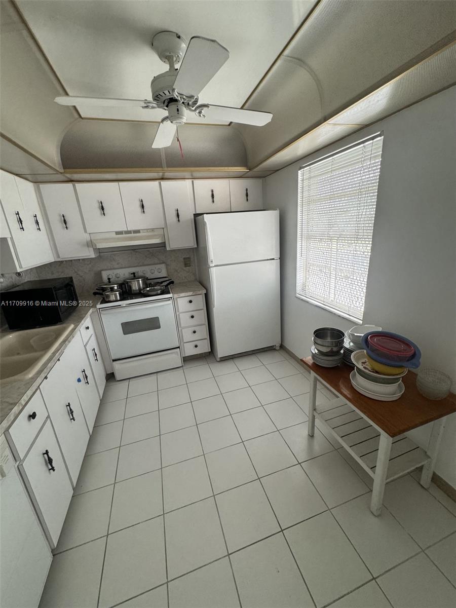 415 SE 11th Ter #201, Dania Beach, Florida image 36