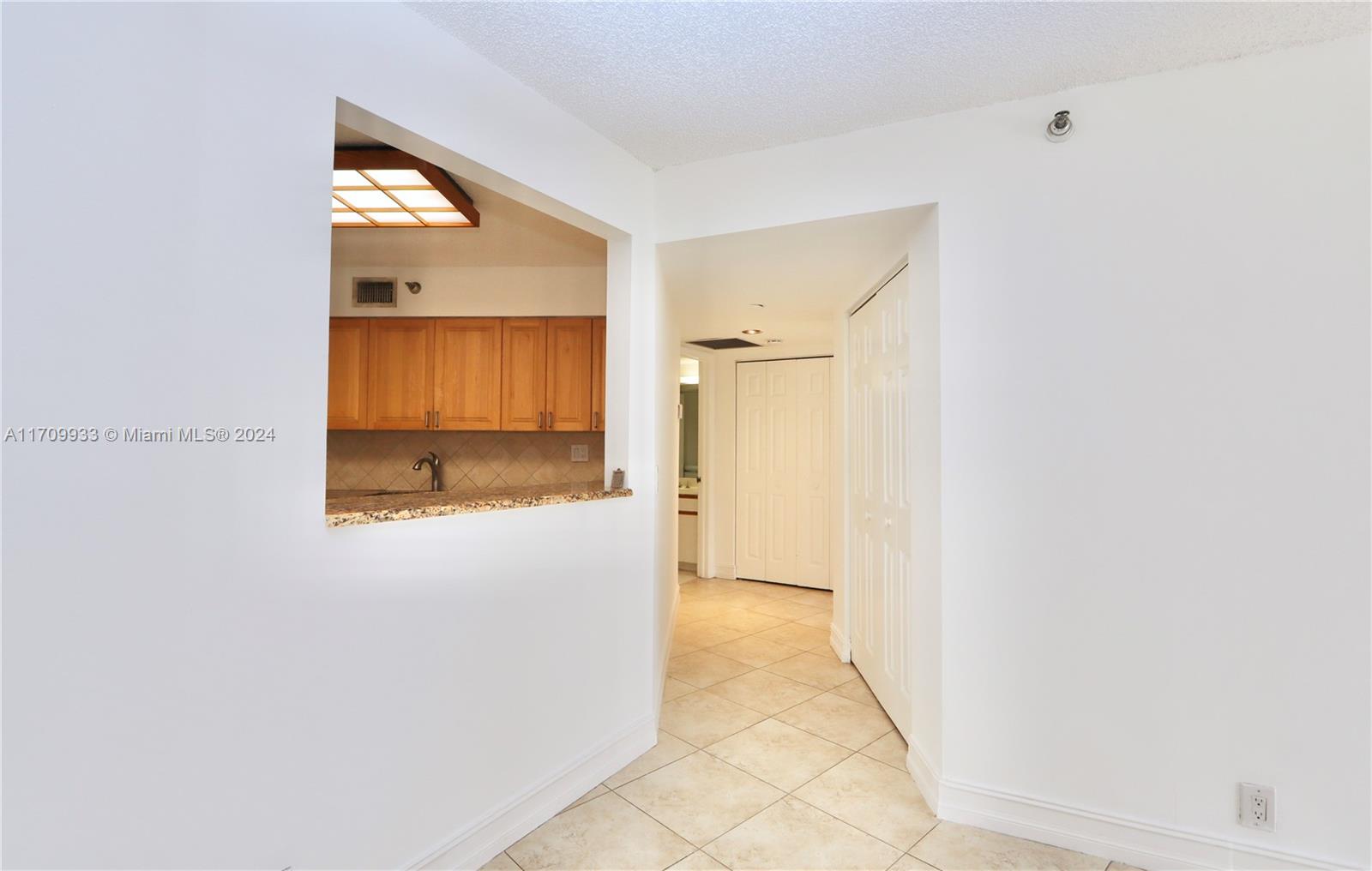 3500 Mystic Pointe Dr #1207, Aventura, Florida image 14