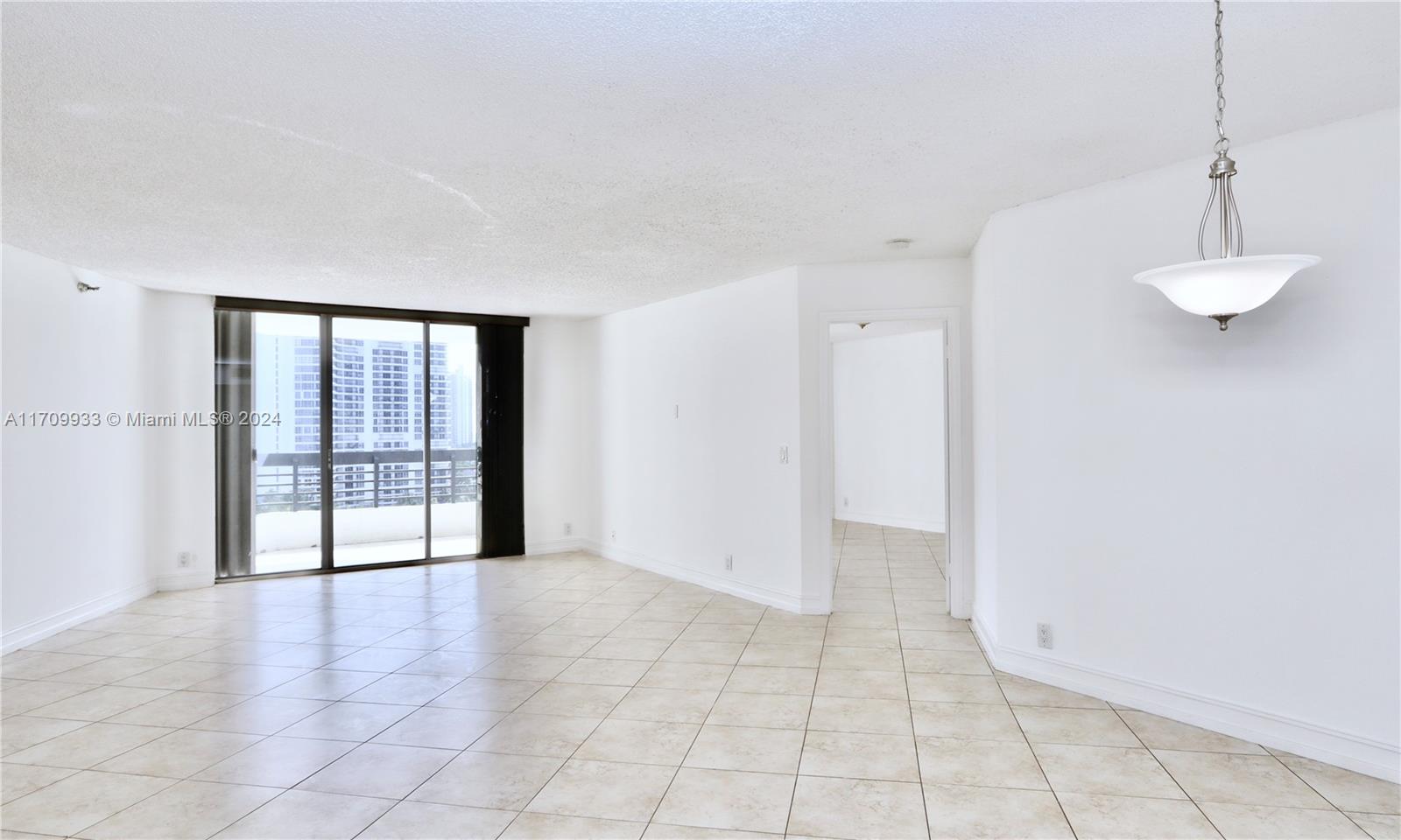 3500 Mystic Pointe Dr #1207, Aventura, Florida image 3