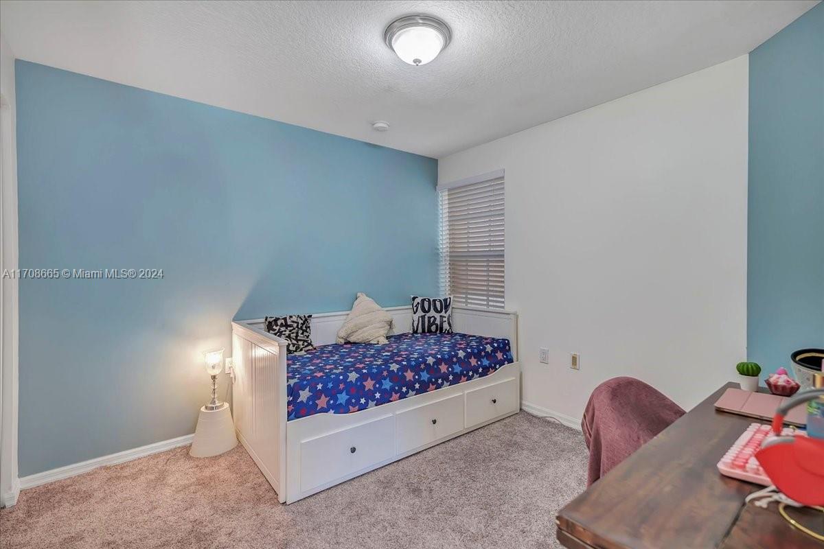 Listing Photo 12