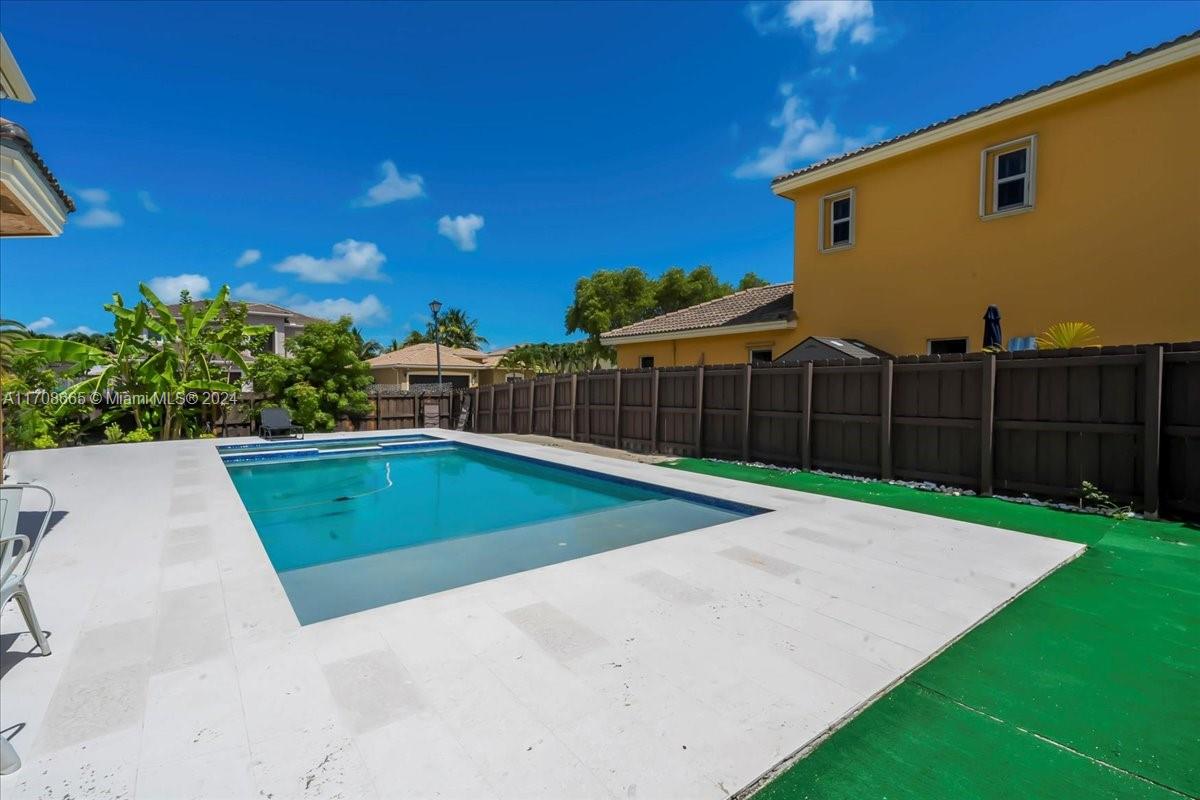 9076 SW 210th Ter, Cutler Bay, Florida image 36