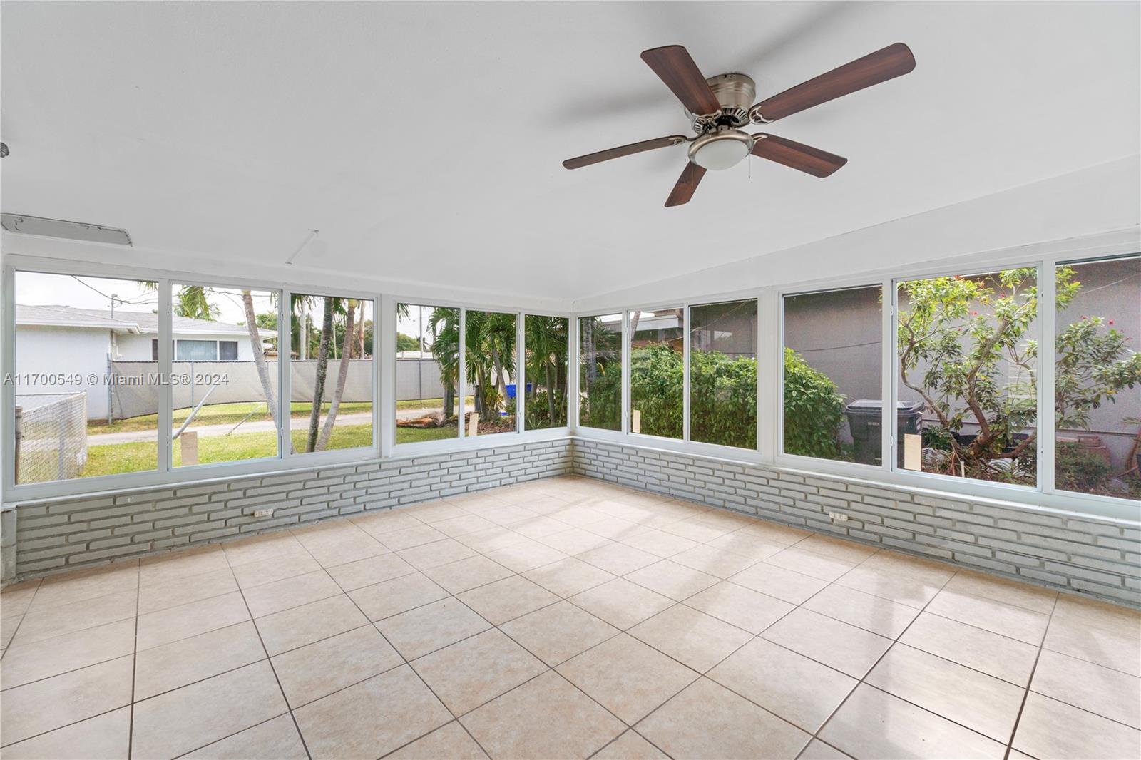 201 Entrada Drive, Hollywood, Florida image 41