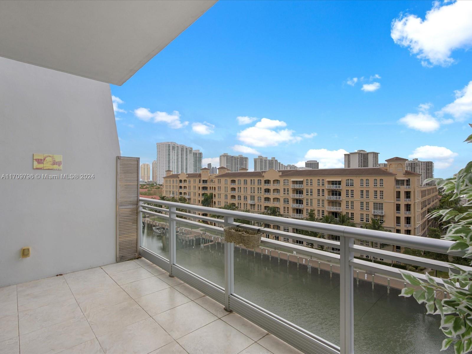 2950 NE 188th St #511, Aventura, Florida image 16