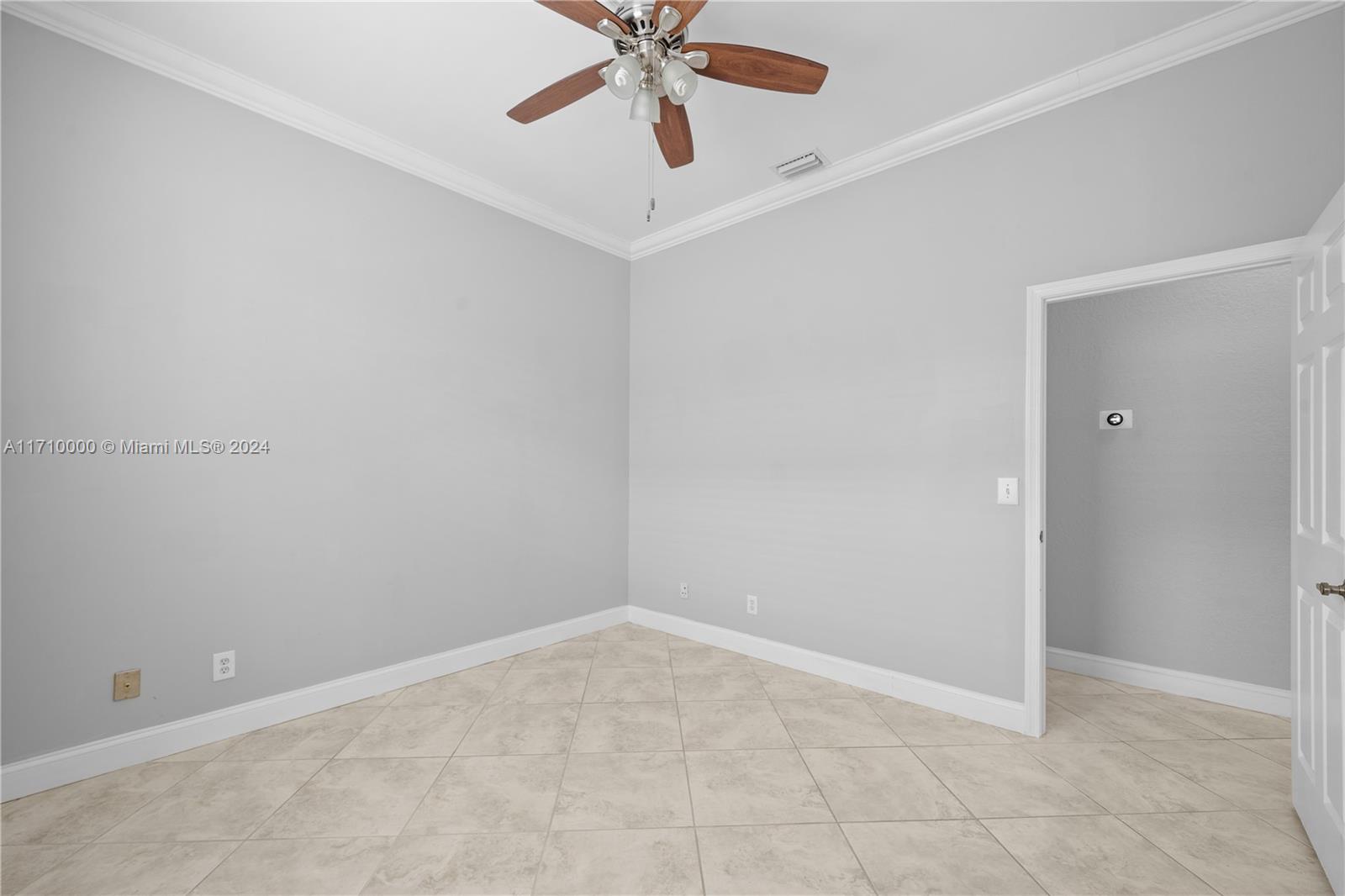 1154 NW 183rd Ter, Pembroke Pines, Florida image 22