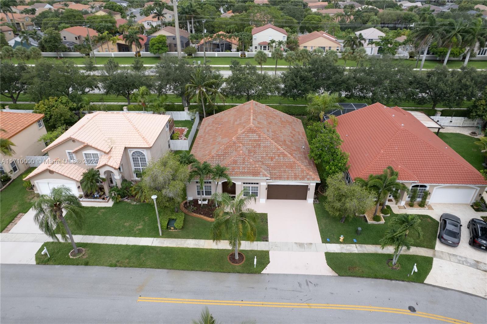 1154 NW 183rd Ter, Pembroke Pines, Florida image 47