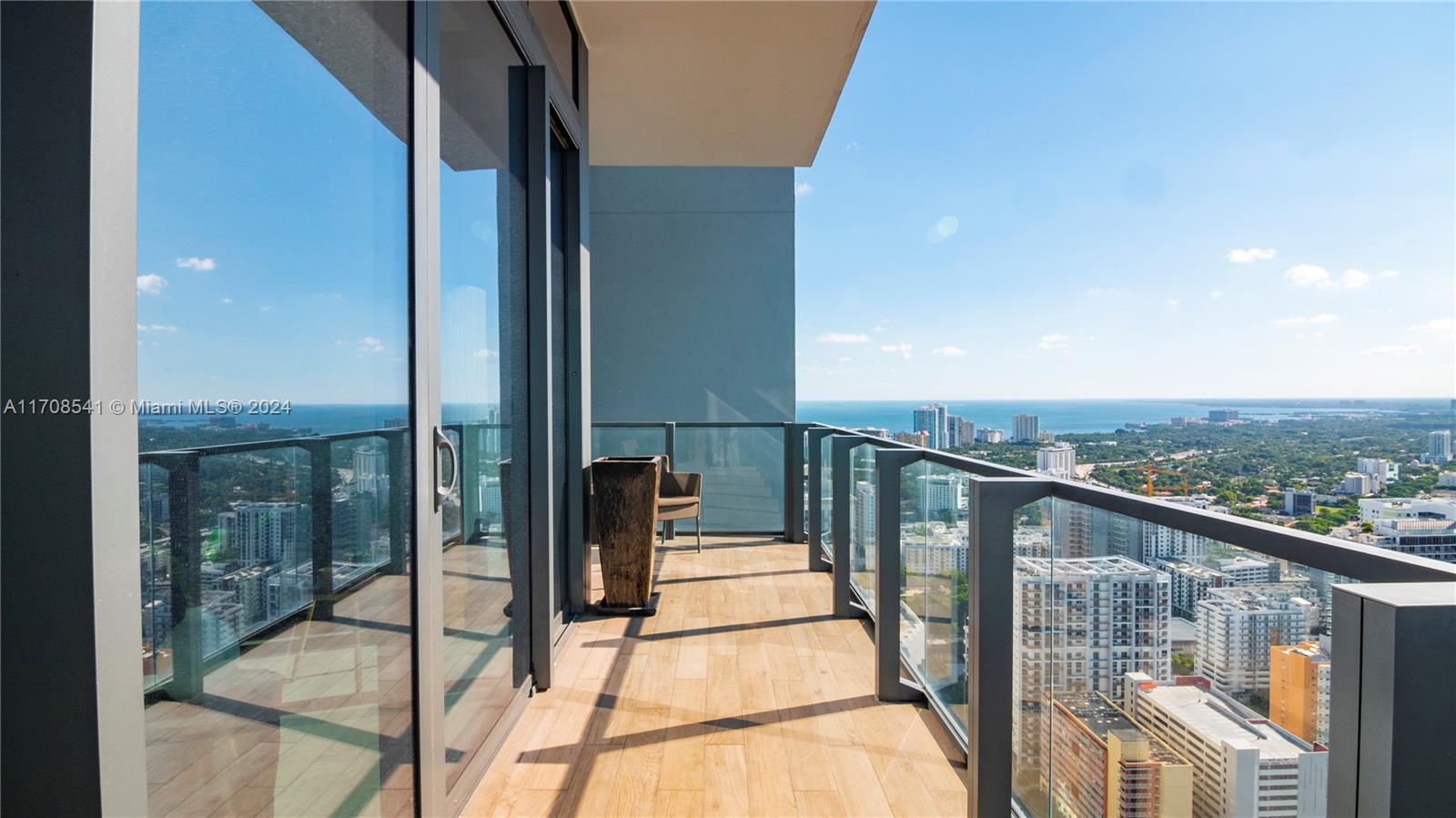 88 SW 7th St #4106, Miami, Florida image 21