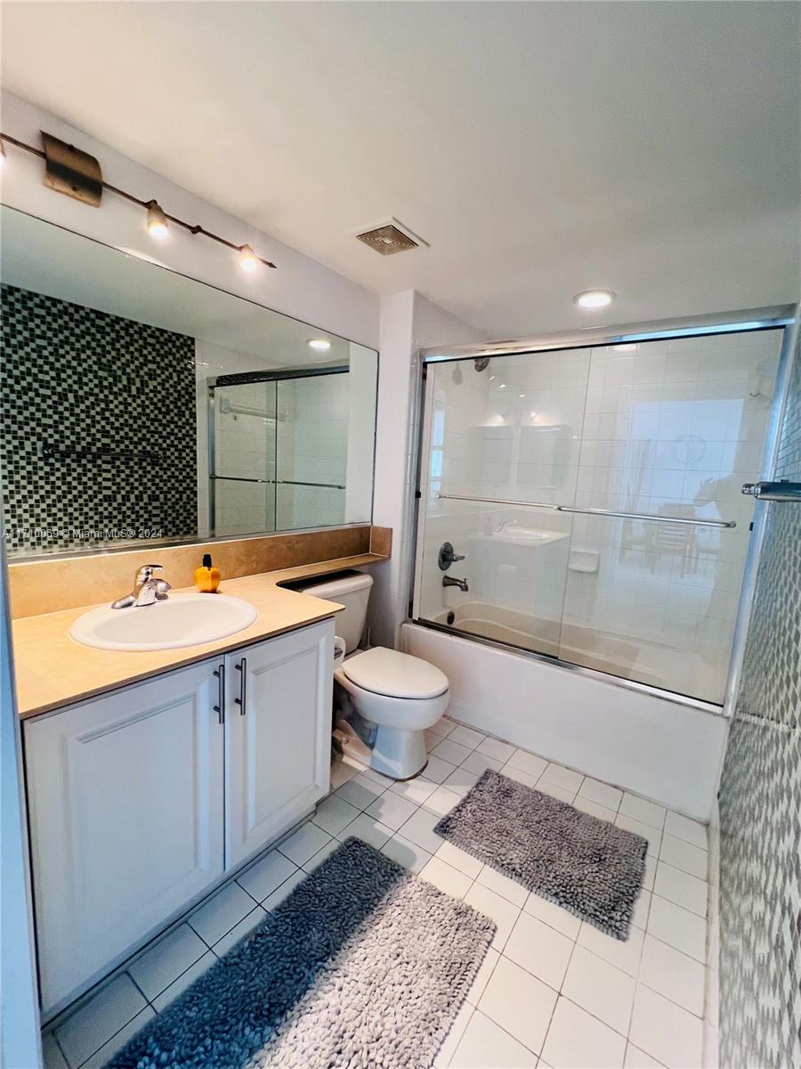 1155 Brickell Bay Dr #3405, Miami FL 33131