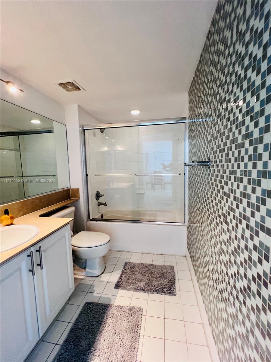1155 Brickell Bay Dr #3405, Miami FL 33131