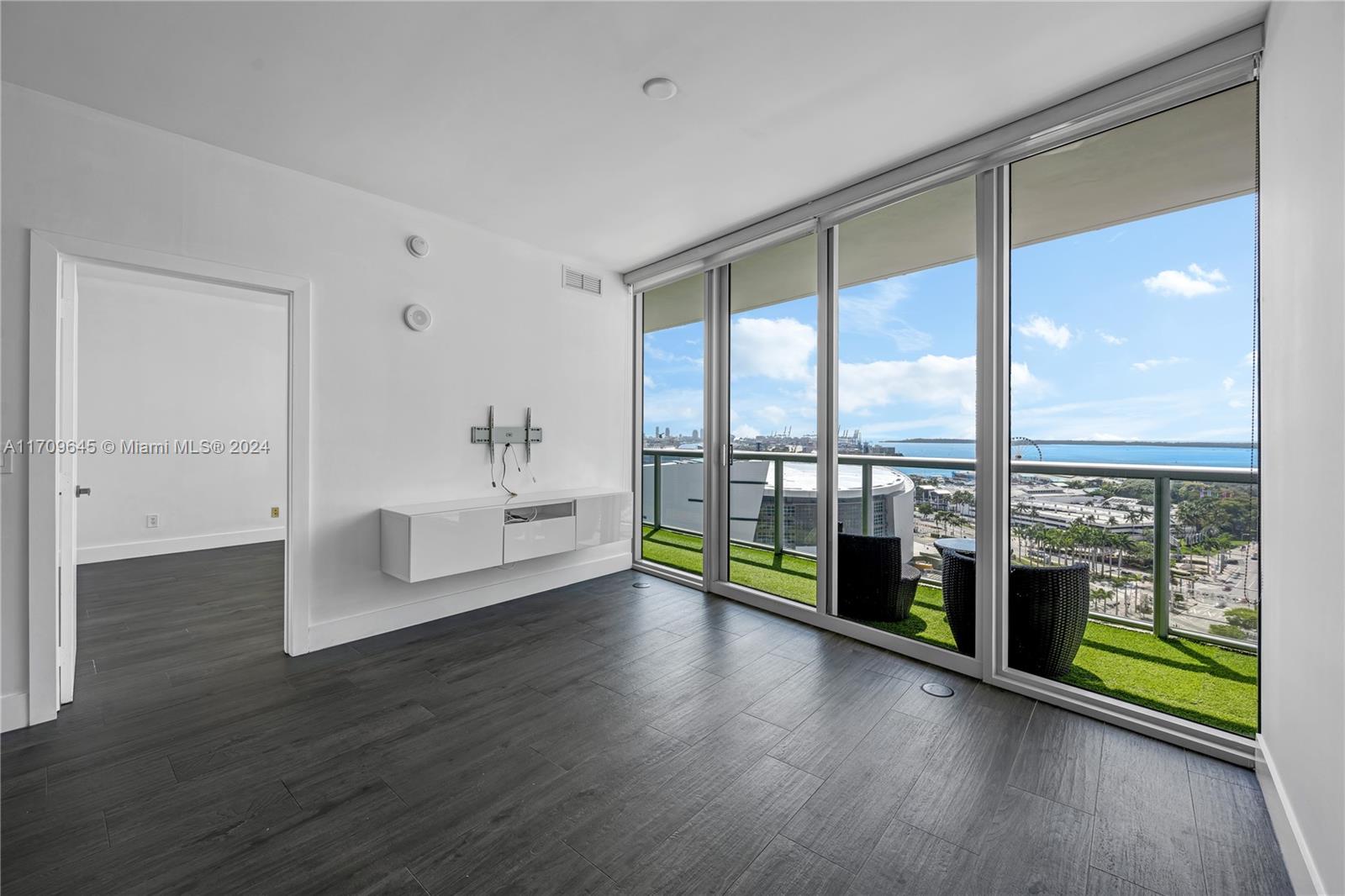 888 Biscayne Blvd #1802, Miami FL 33132