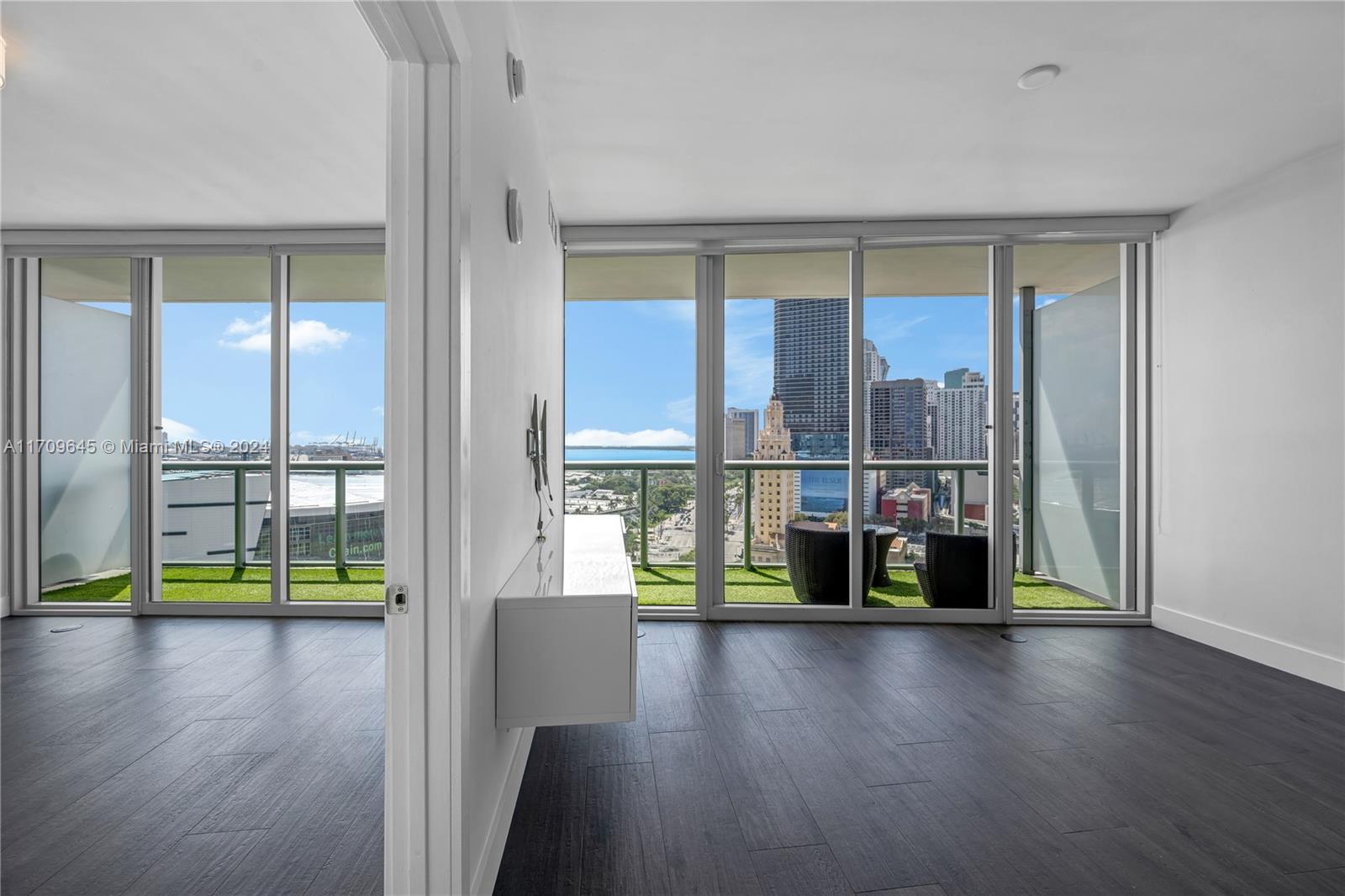888 Biscayne Blvd #1802, Miami FL 33132