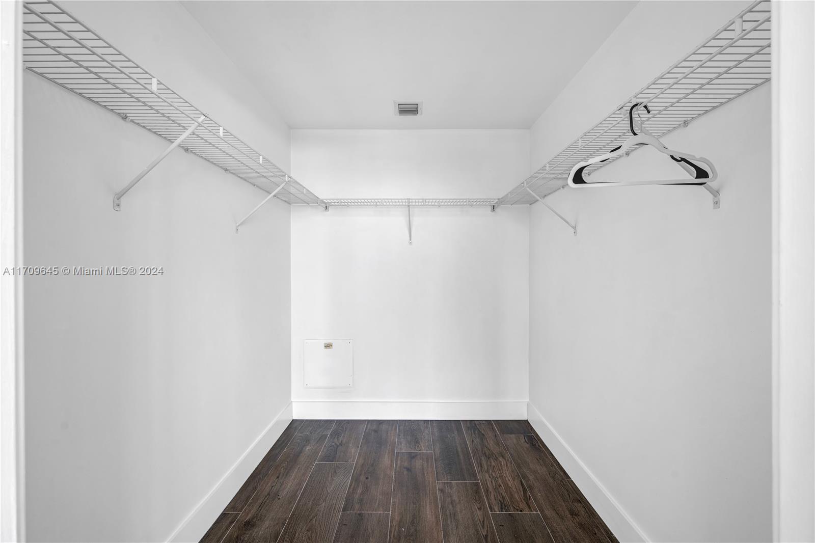 888 Biscayne Blvd #1802, Miami FL 33132
