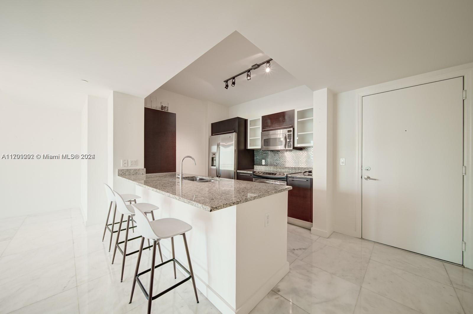 951 Brickell Ave #3905, Miami FL 33131