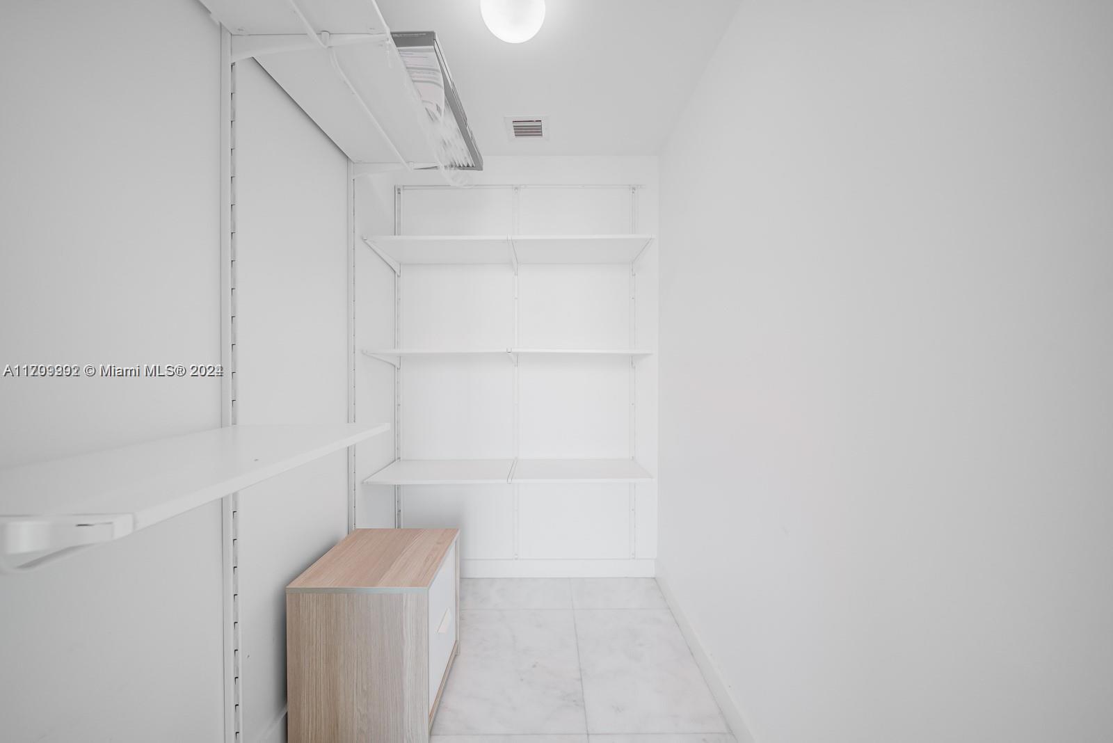 951 Brickell Ave #3905, Miami FL 33131