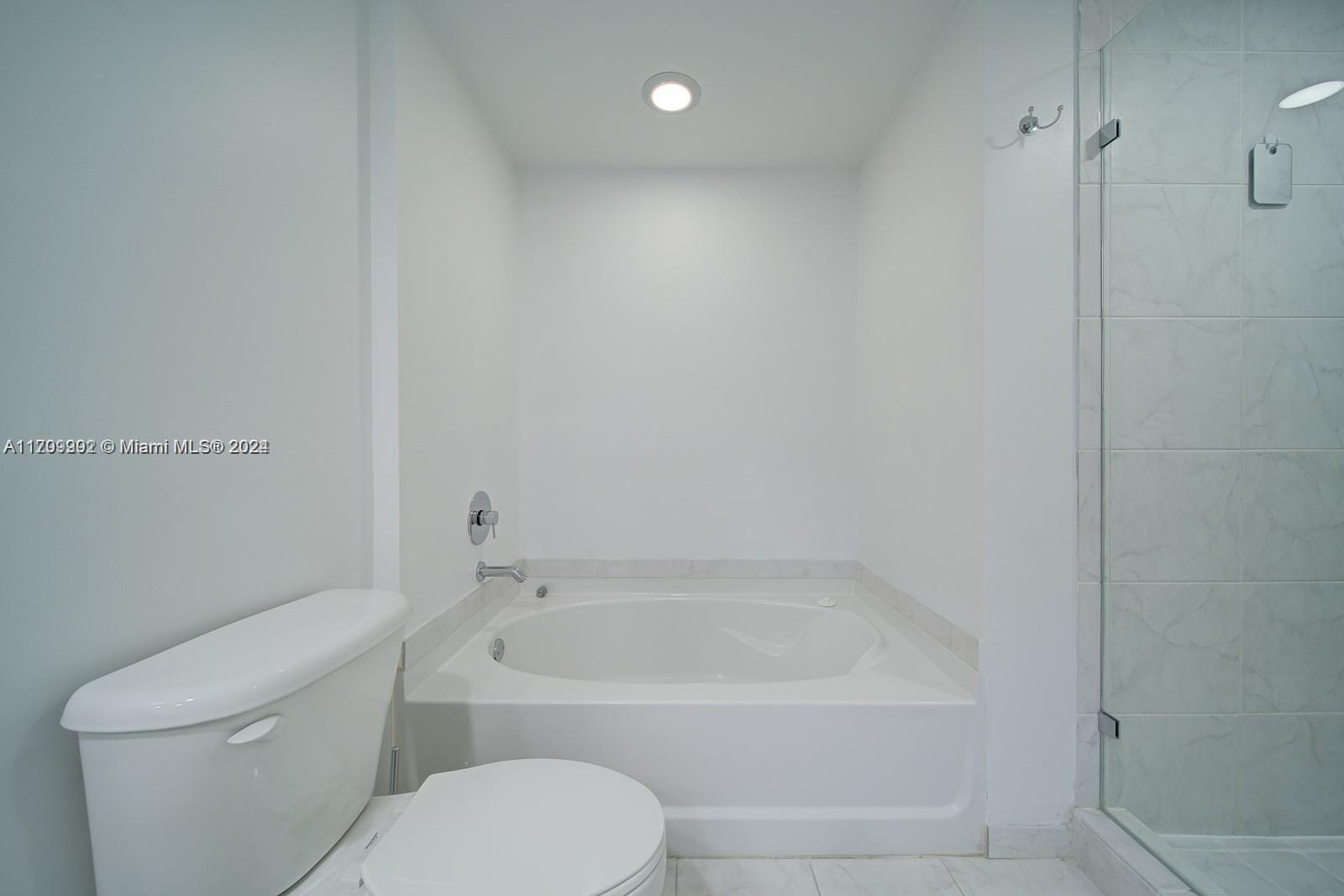 951 Brickell Ave #3905, Miami FL 33131