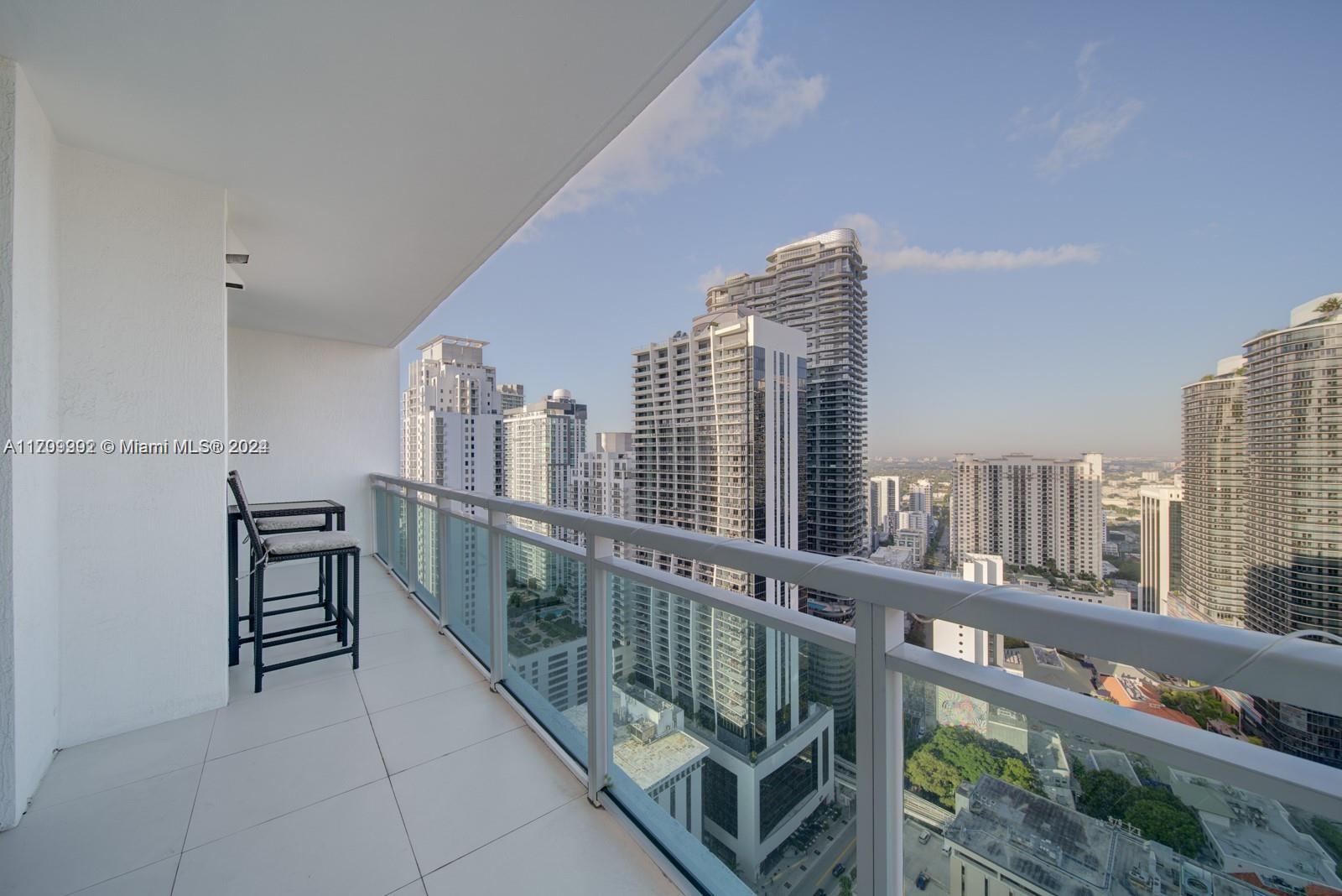 951 Brickell Ave #3905, Miami FL 33131