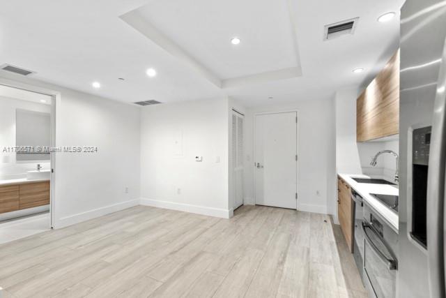 121 NE 34th St #L303, Miami FL 33137