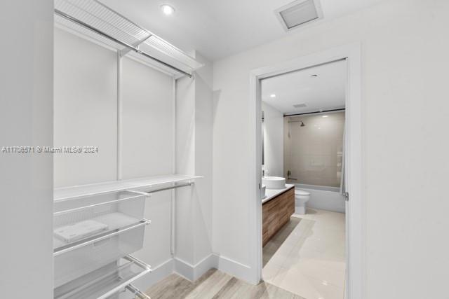 121 NE 34th St #L303, Miami FL 33137