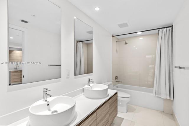 121 NE 34th St #L303, Miami FL 33137