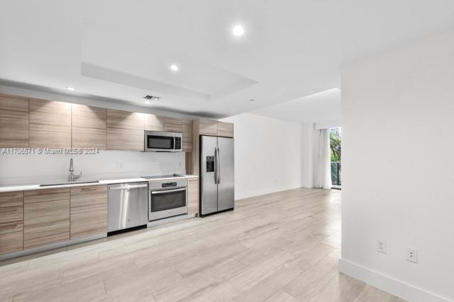 121 NE 34th St #L303, Miami FL 33137