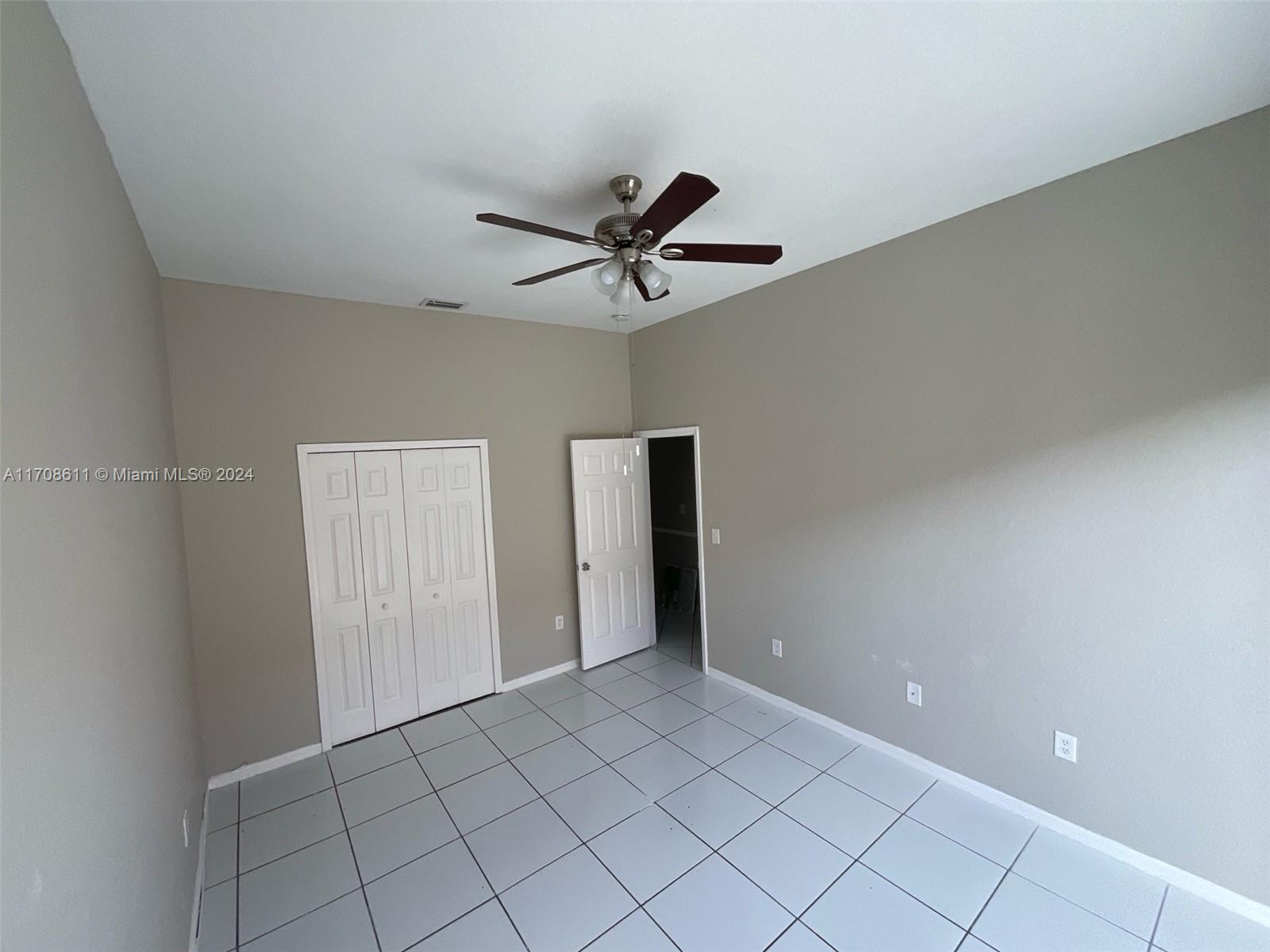 8964 NW 146th Ter, Miami Lakes, Florida image 4