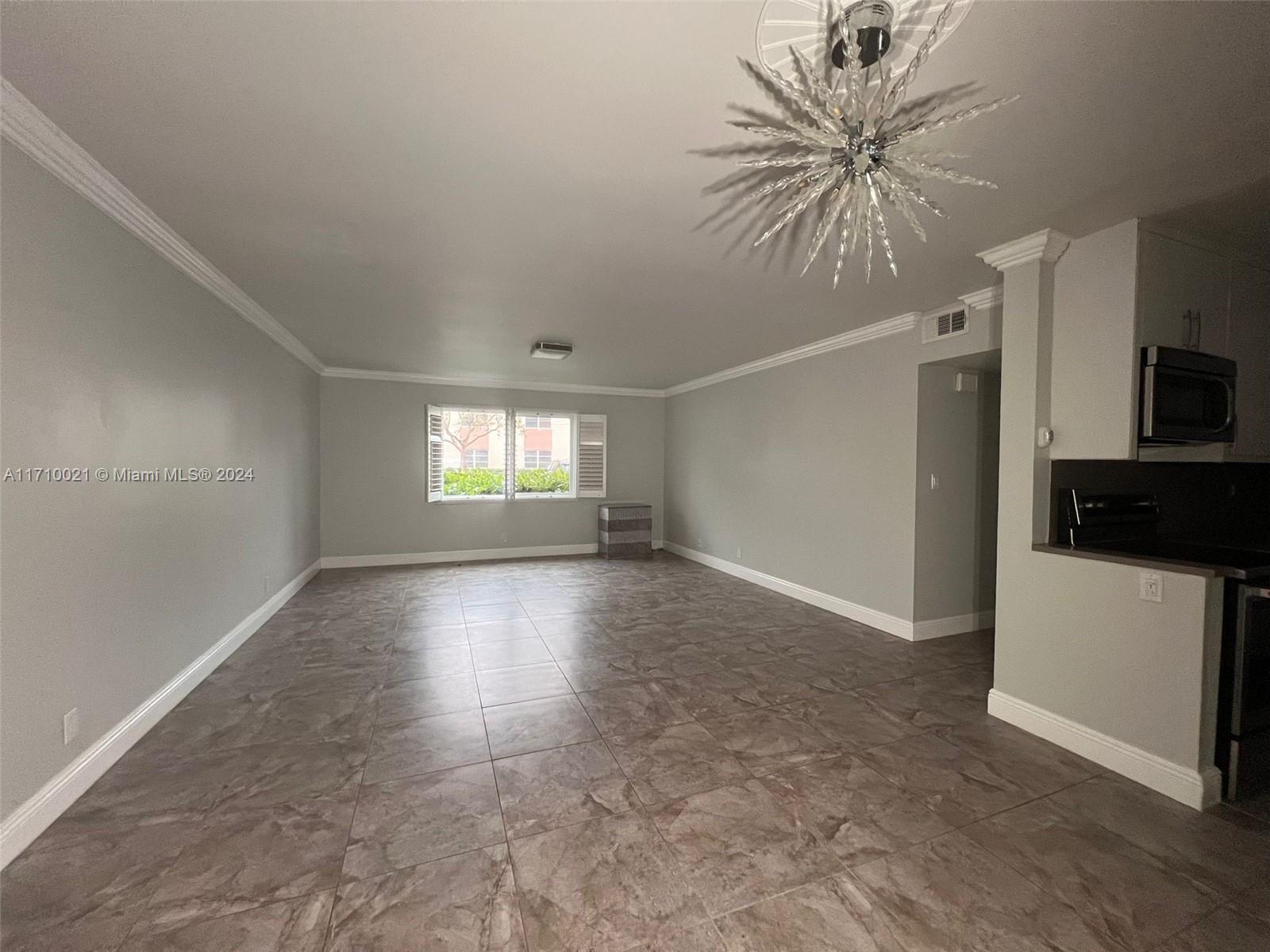 136 NE 19th Ct #105F, Wilton Manors, Florida image 3