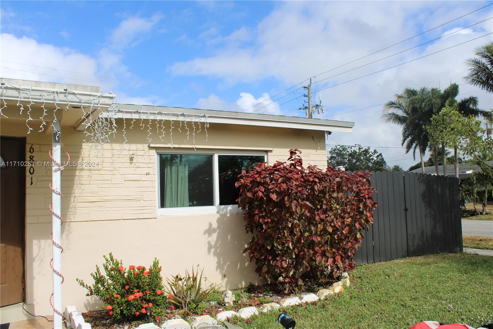 6801 Thomas St, Hollywood, Florida image 1