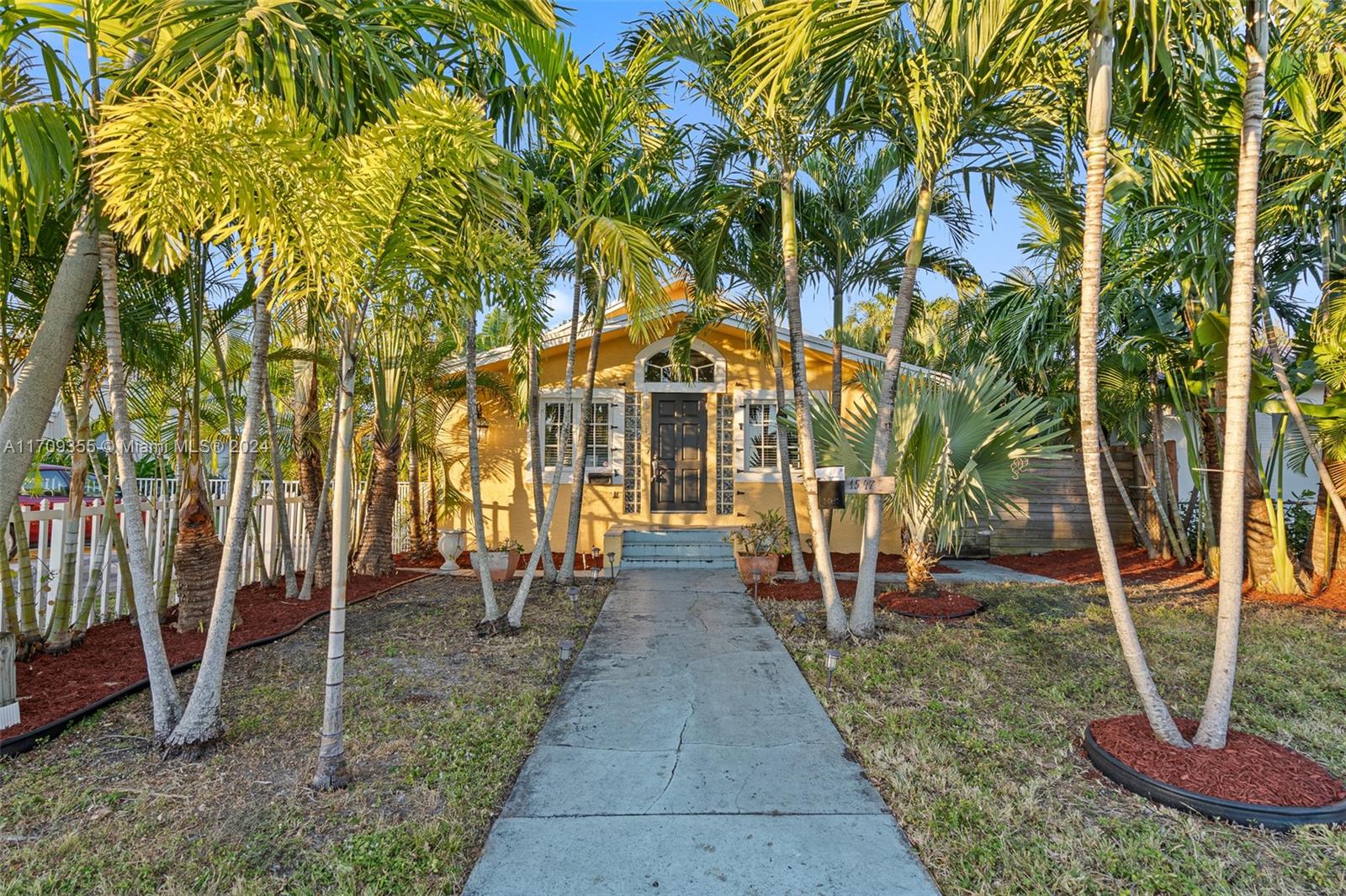 1547 Harrison St, Hollywood, Florida image 5