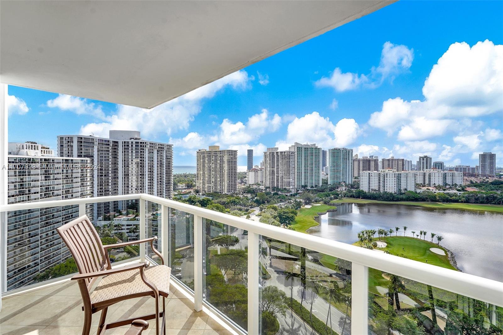 3675 N Country Club Dr #2204, Aventura, Florida image 6