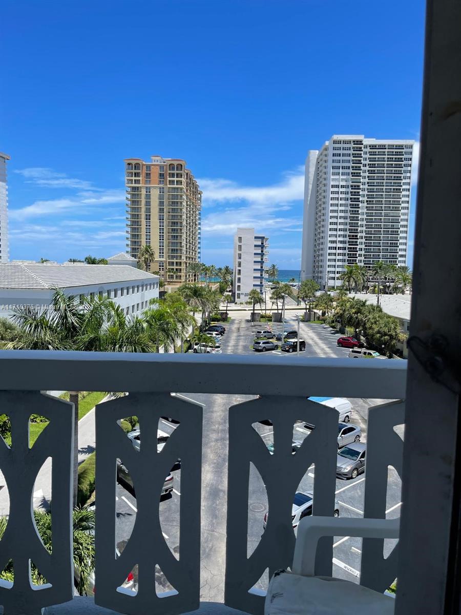 3113 S Ocean Dr #505, Hallandale Beach, Florida image 10