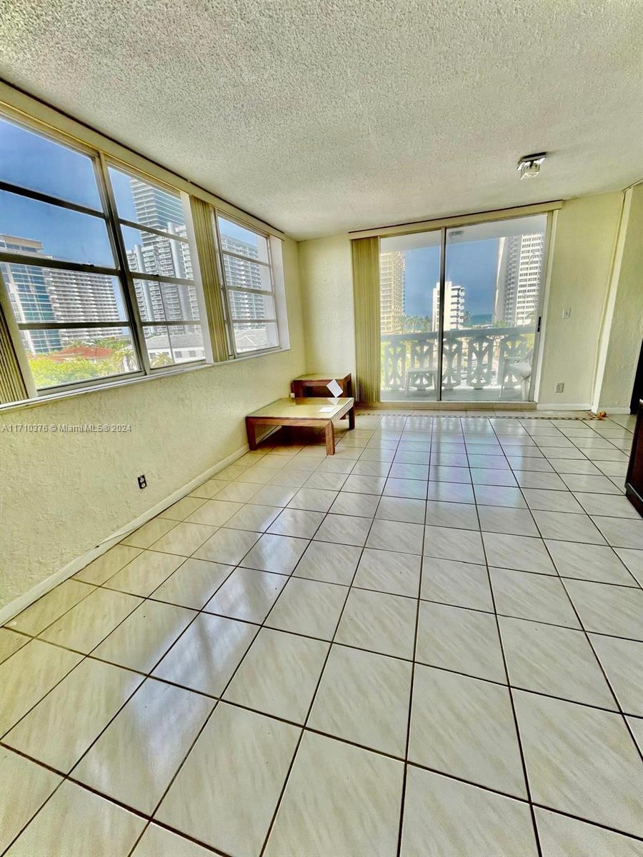 3113 S Ocean Dr #505, Hallandale Beach, Florida image 5