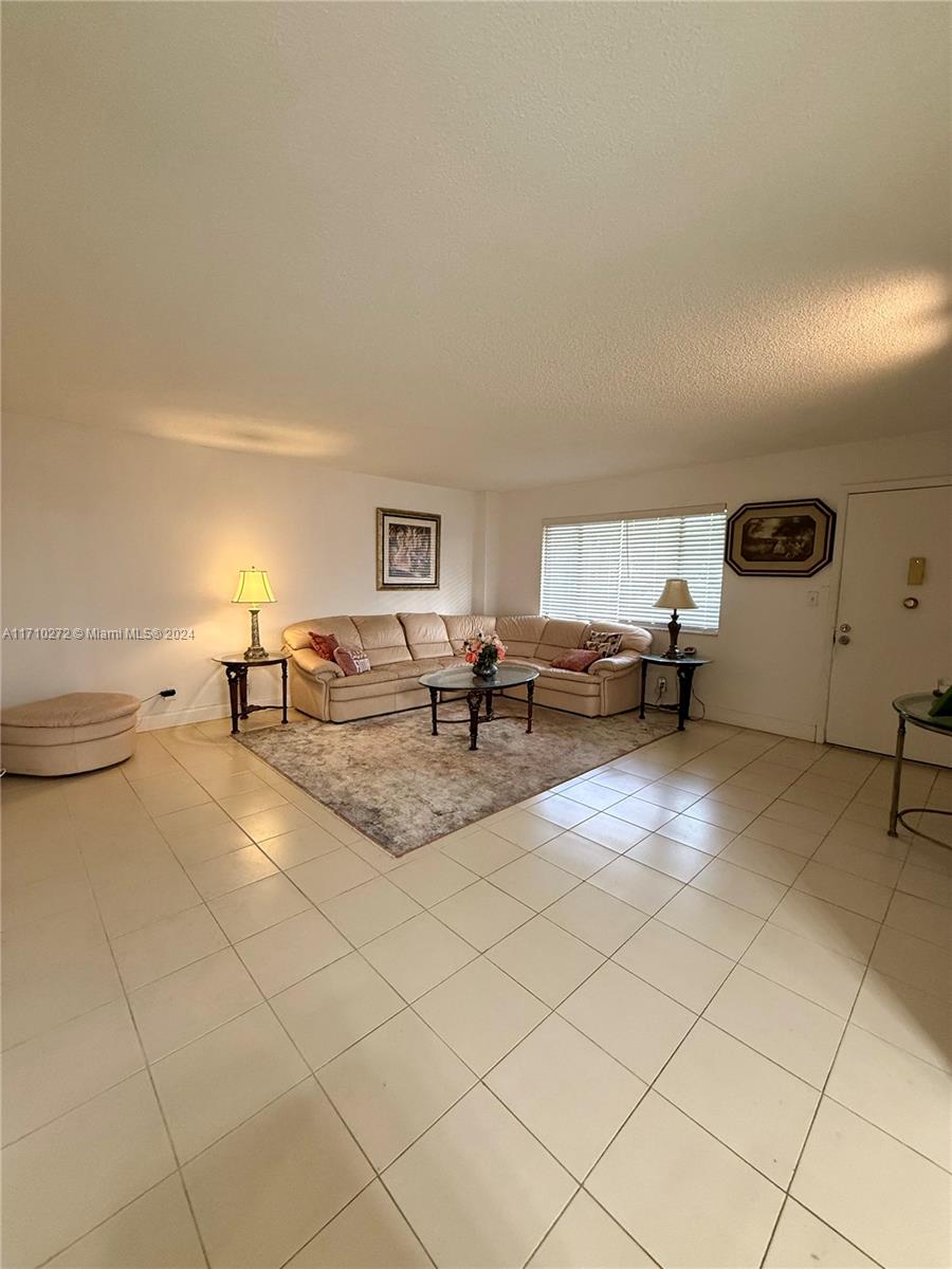 7316 Ashmont Cir #104, Tamarac, Florida image 5